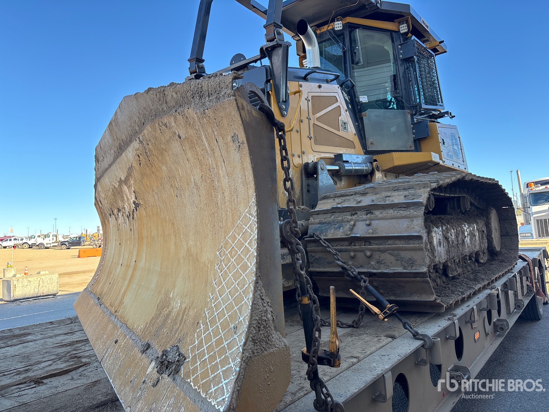 2022 John Deere 750L LGP