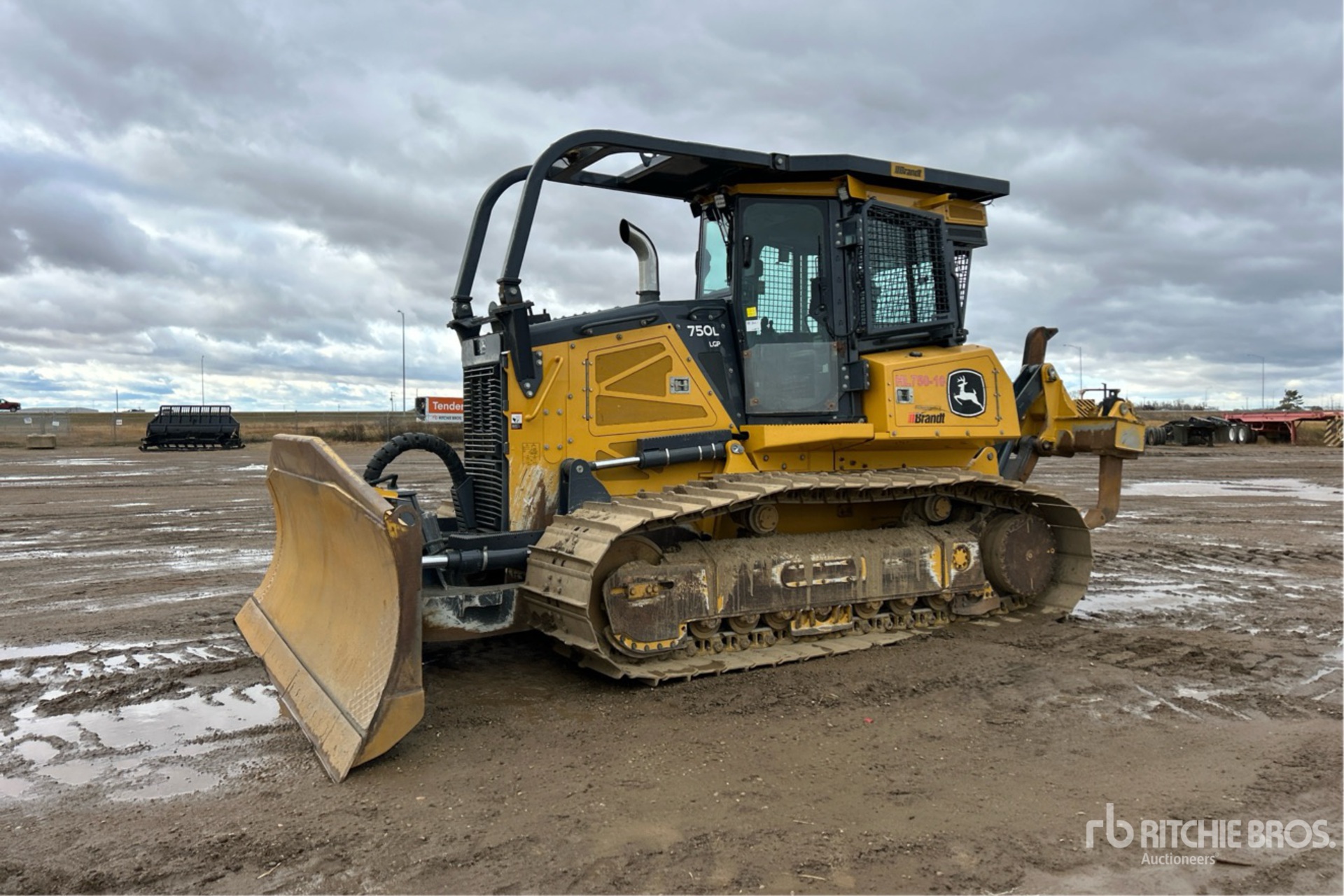 2022 John Deere 750L LGP