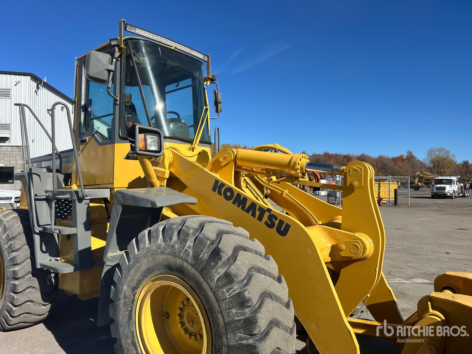 1998 Komatsu WA320-3A