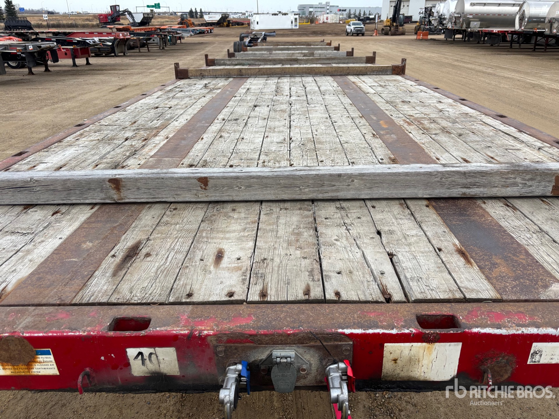 2007 Doepker 32 ft Super B-Train Lead