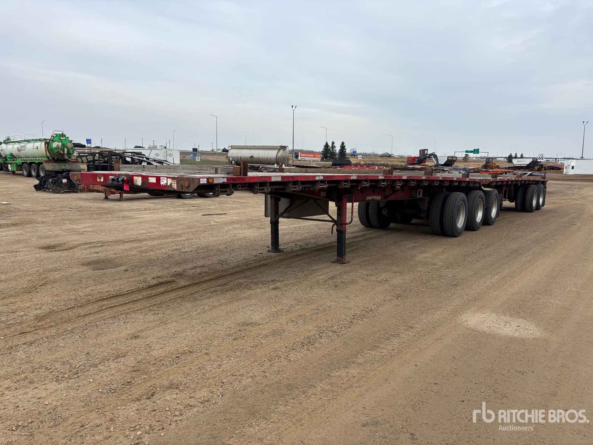 2007 Doepker 32 ft Super B-Train Lead