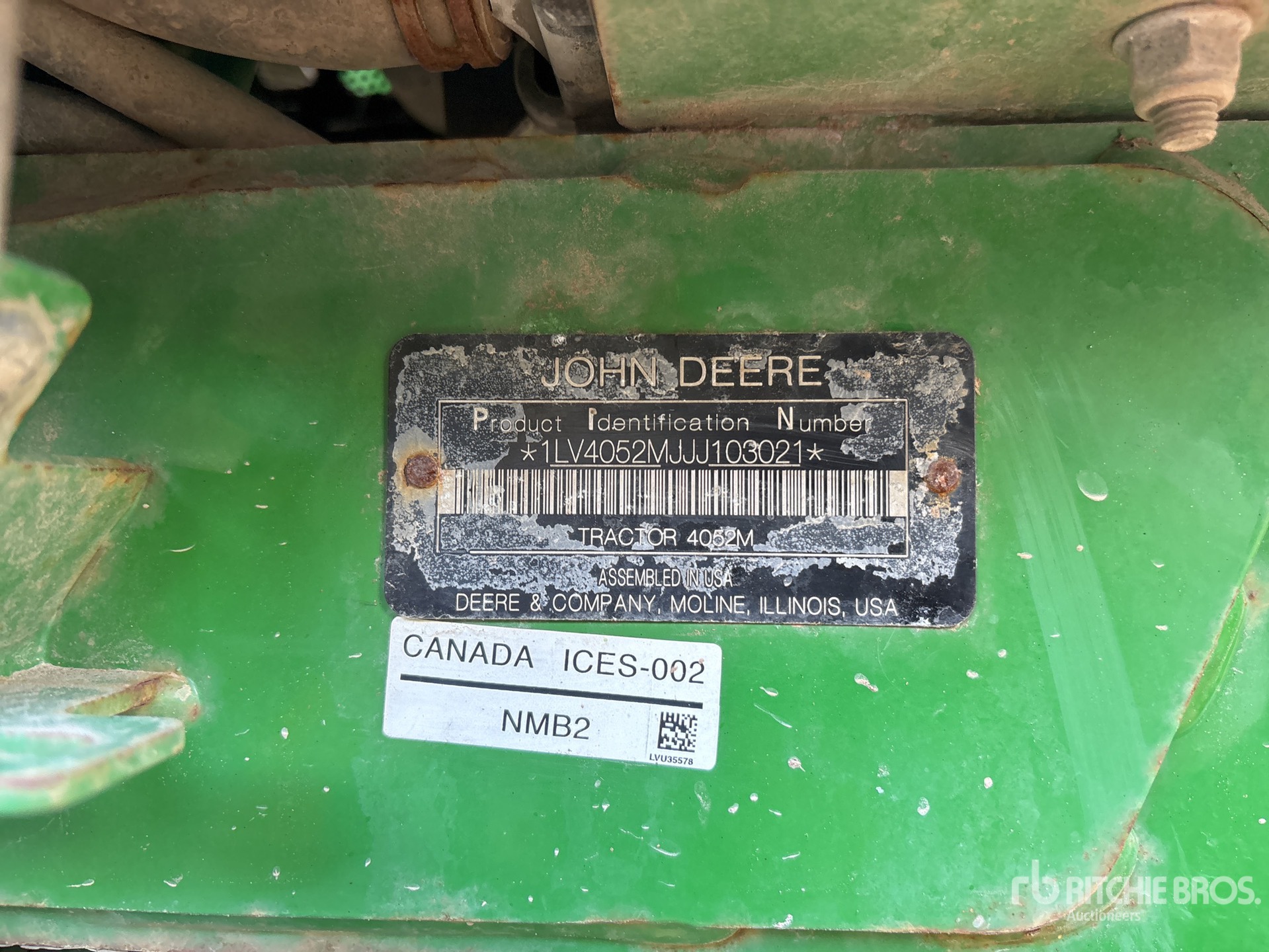 2018 John Deere 4052M