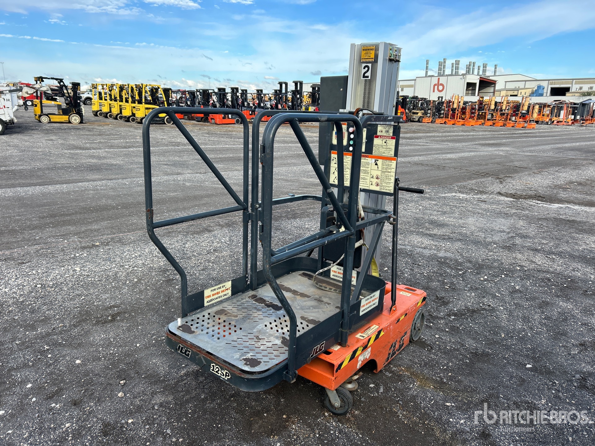 2004 JLG 12SP