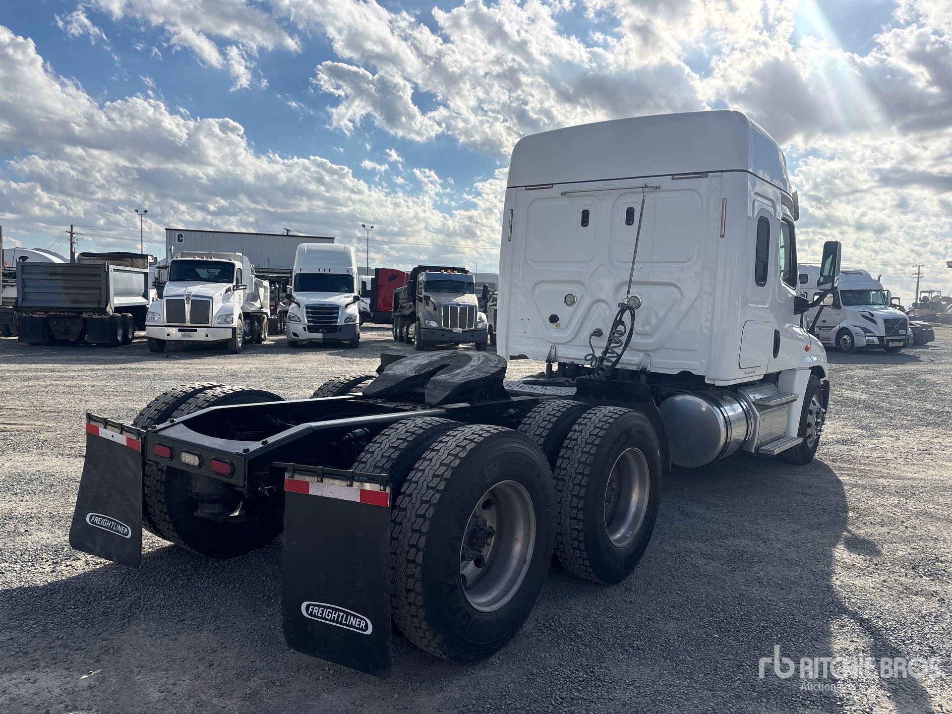 2018 Freightliner CASCADIA 125