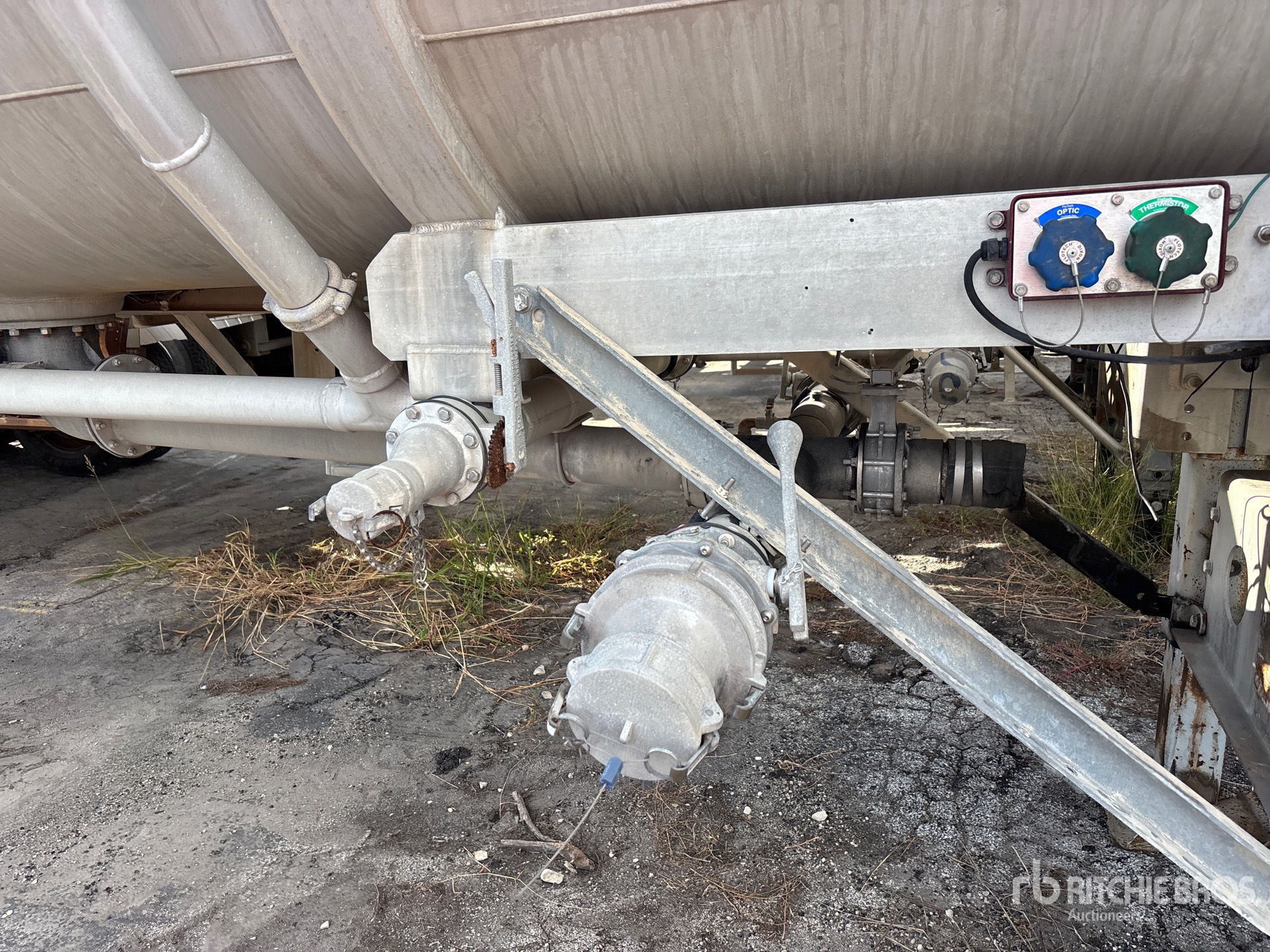 2013 Heil 8400 GAL T/A