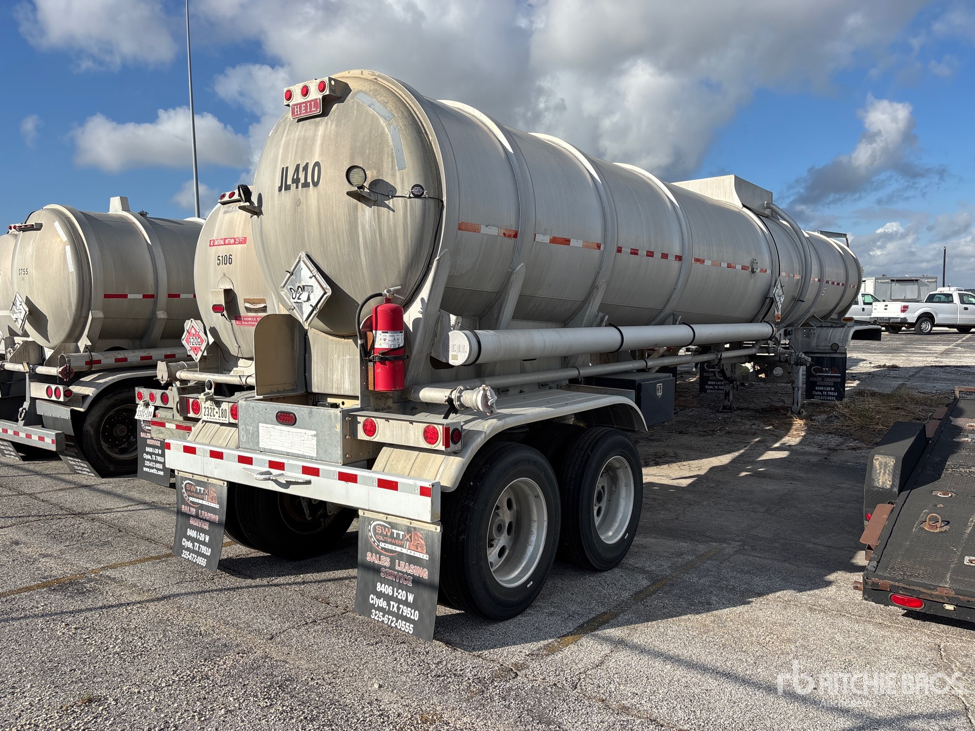 2013 Heil 8400 GAL T/A
