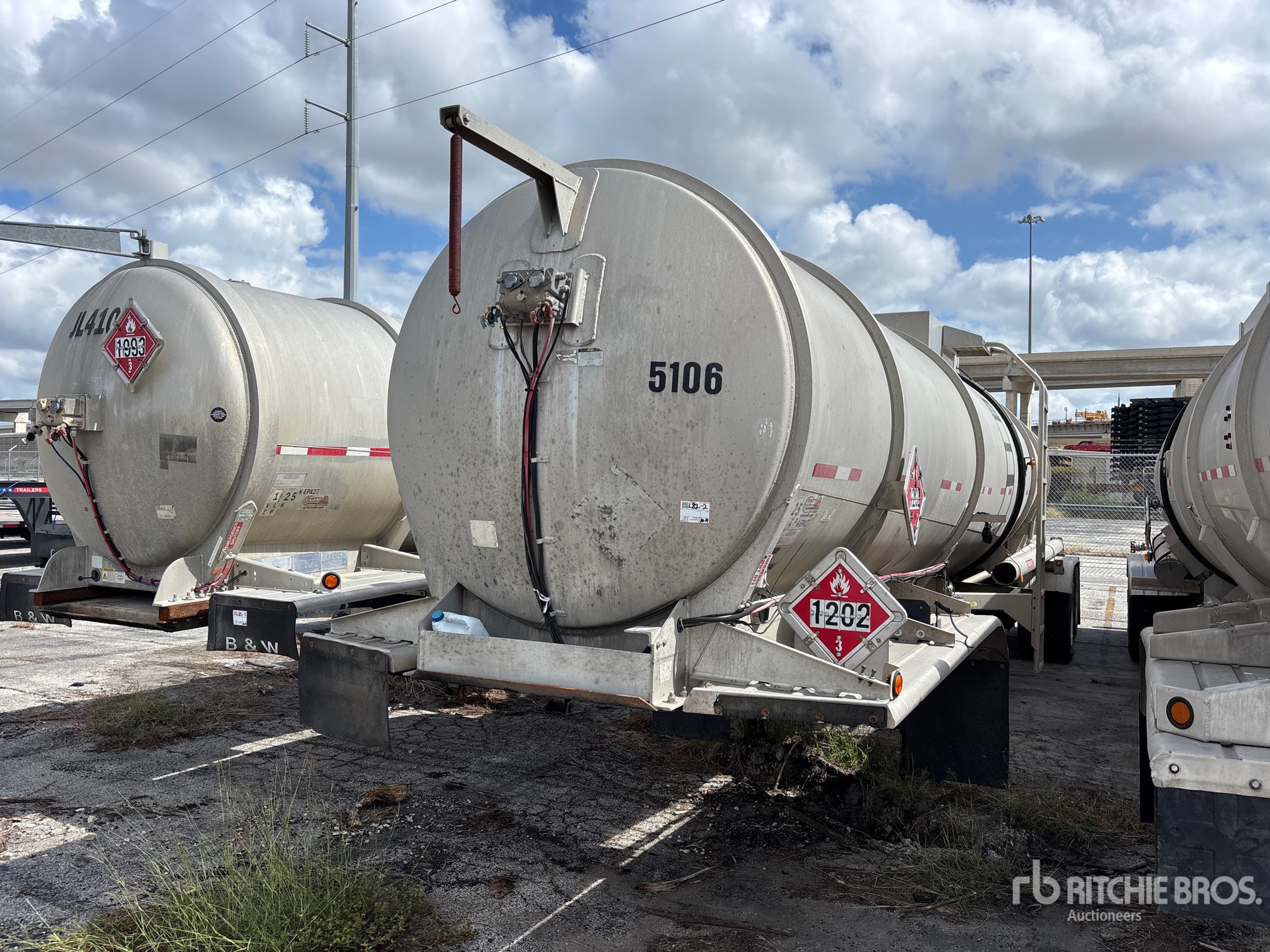 2012 Polar 8400 GAL T/A
