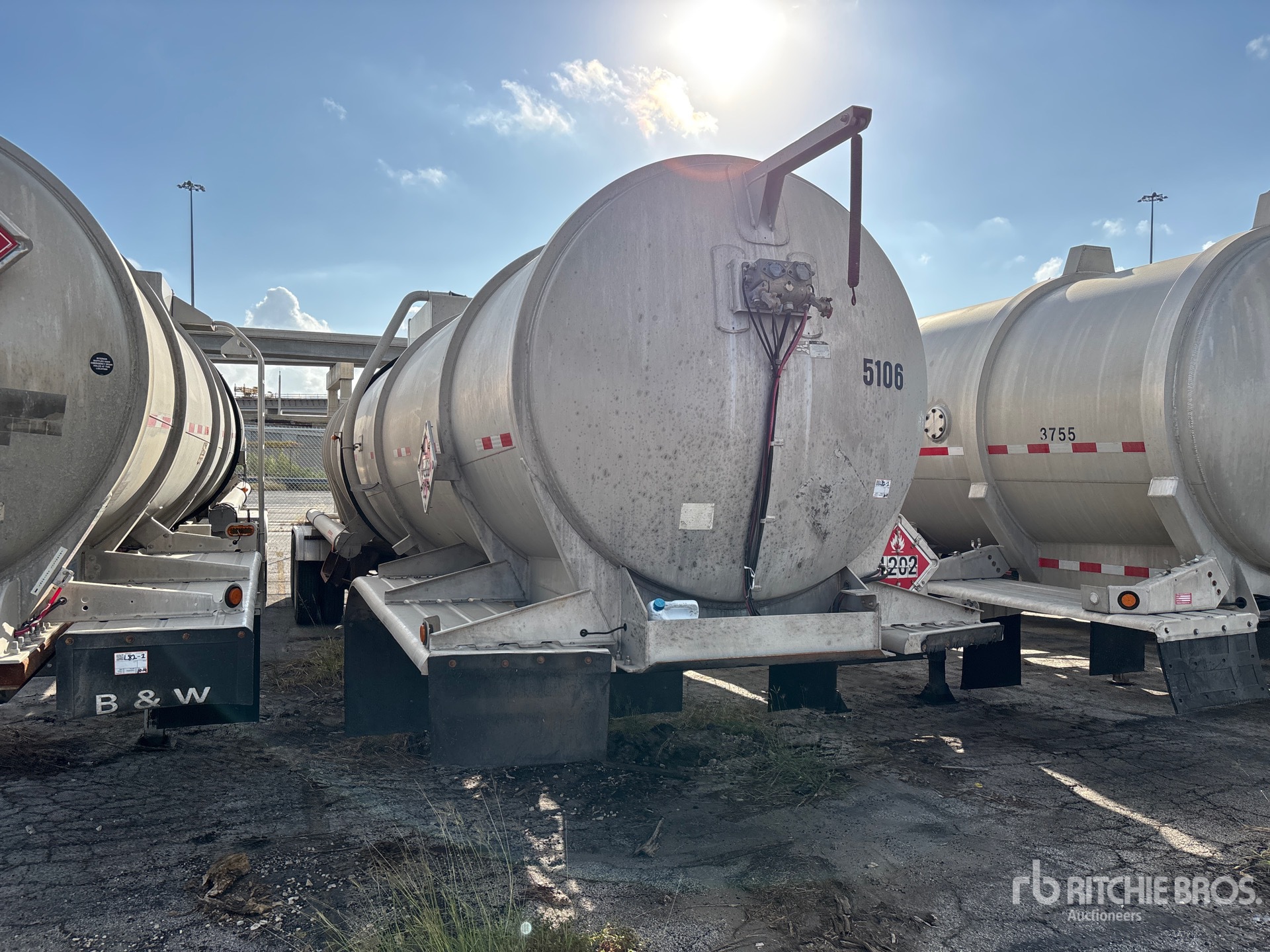 2012 Polar 8400 GAL T/A