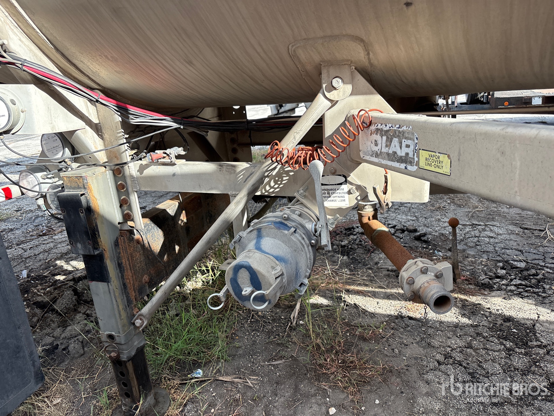2012 Polar 8400 GAL T/A