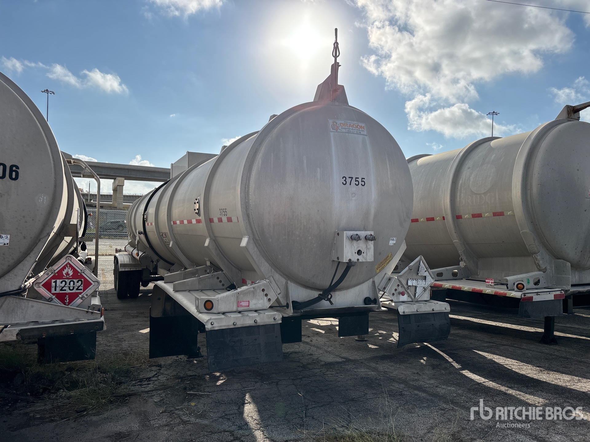 2014 Dragon 8400 GAL T/A