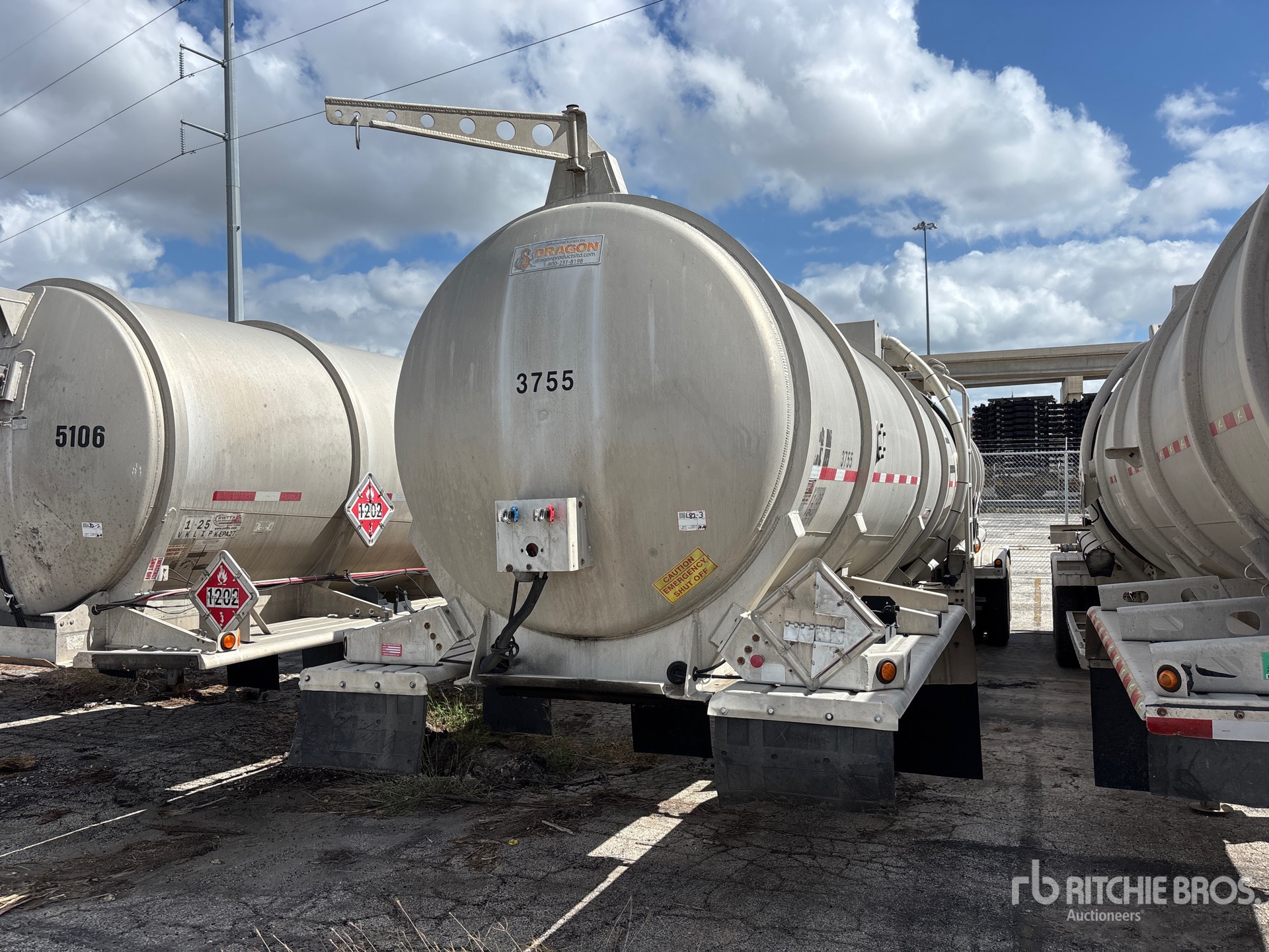 2014 Dragon 8400 GAL T/A