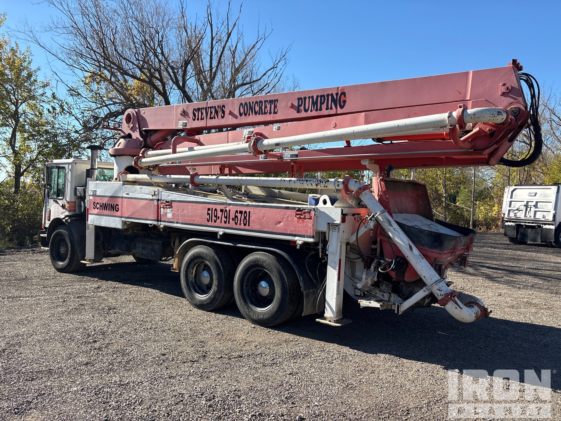 1995 Mack MR