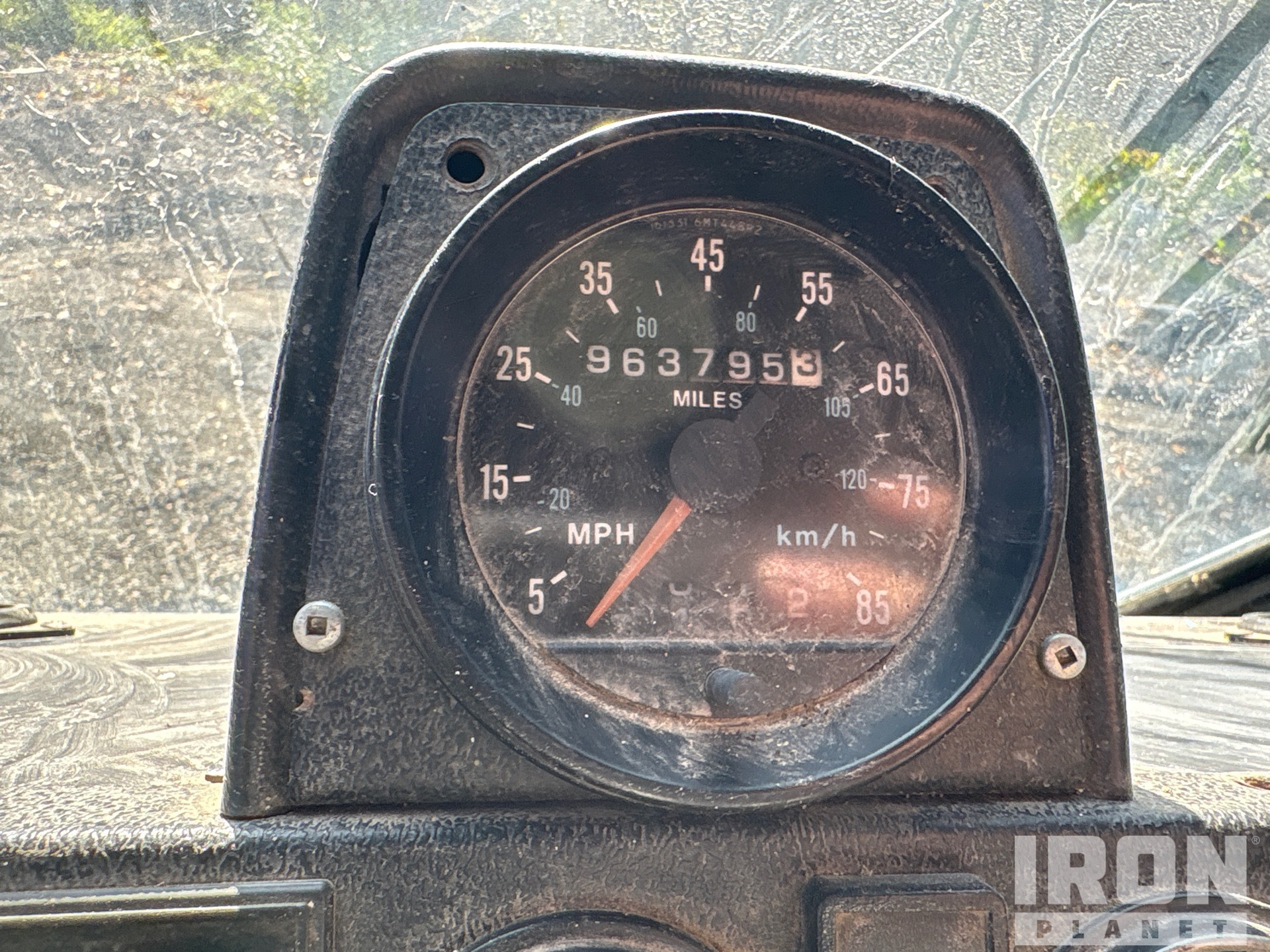 1995 Mack MR