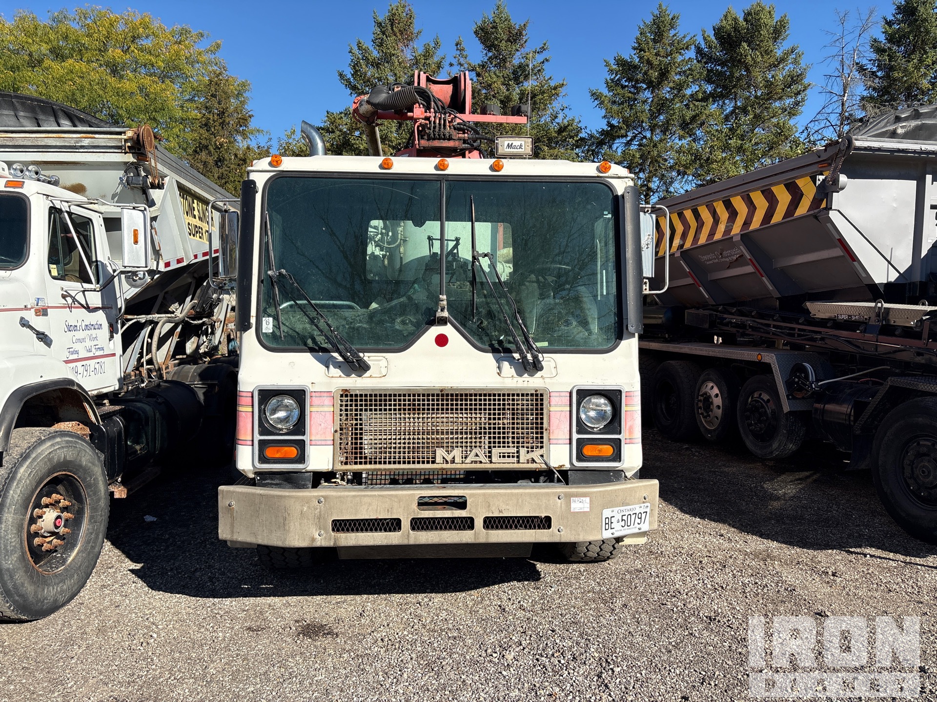 1995 Mack MR