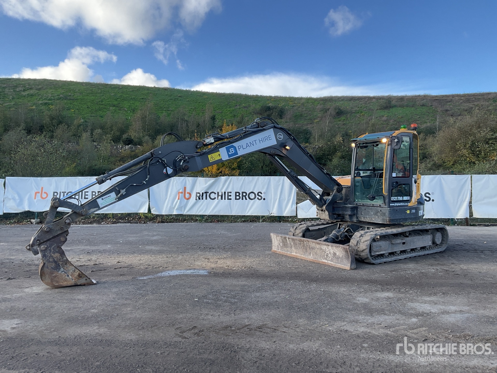 2021 Volvo ECR88D