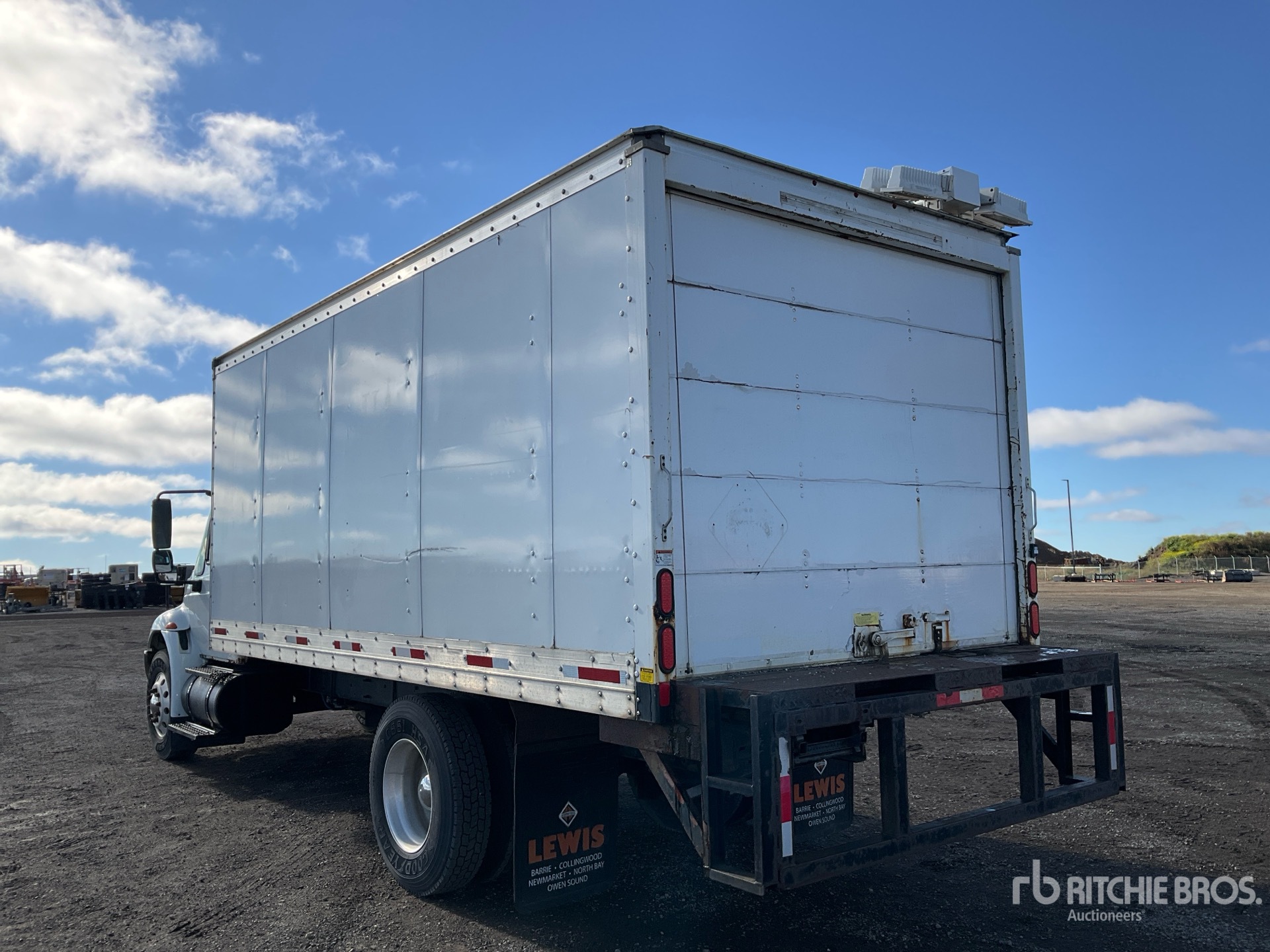 2005 International 4300