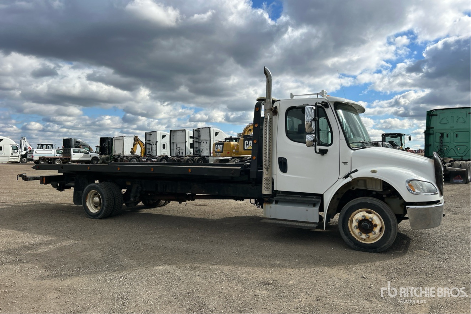 2012 Freightliner M2 106