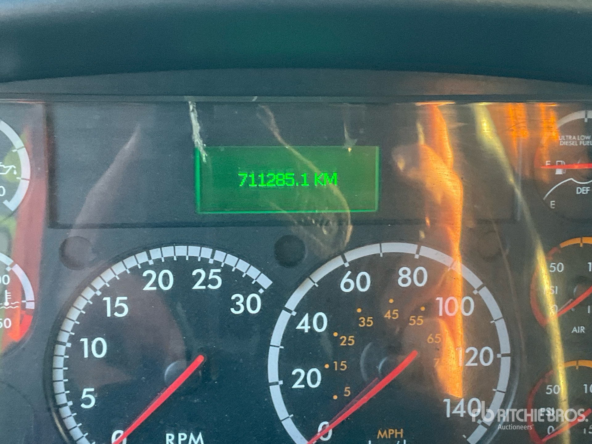 2017 Freightliner M2106