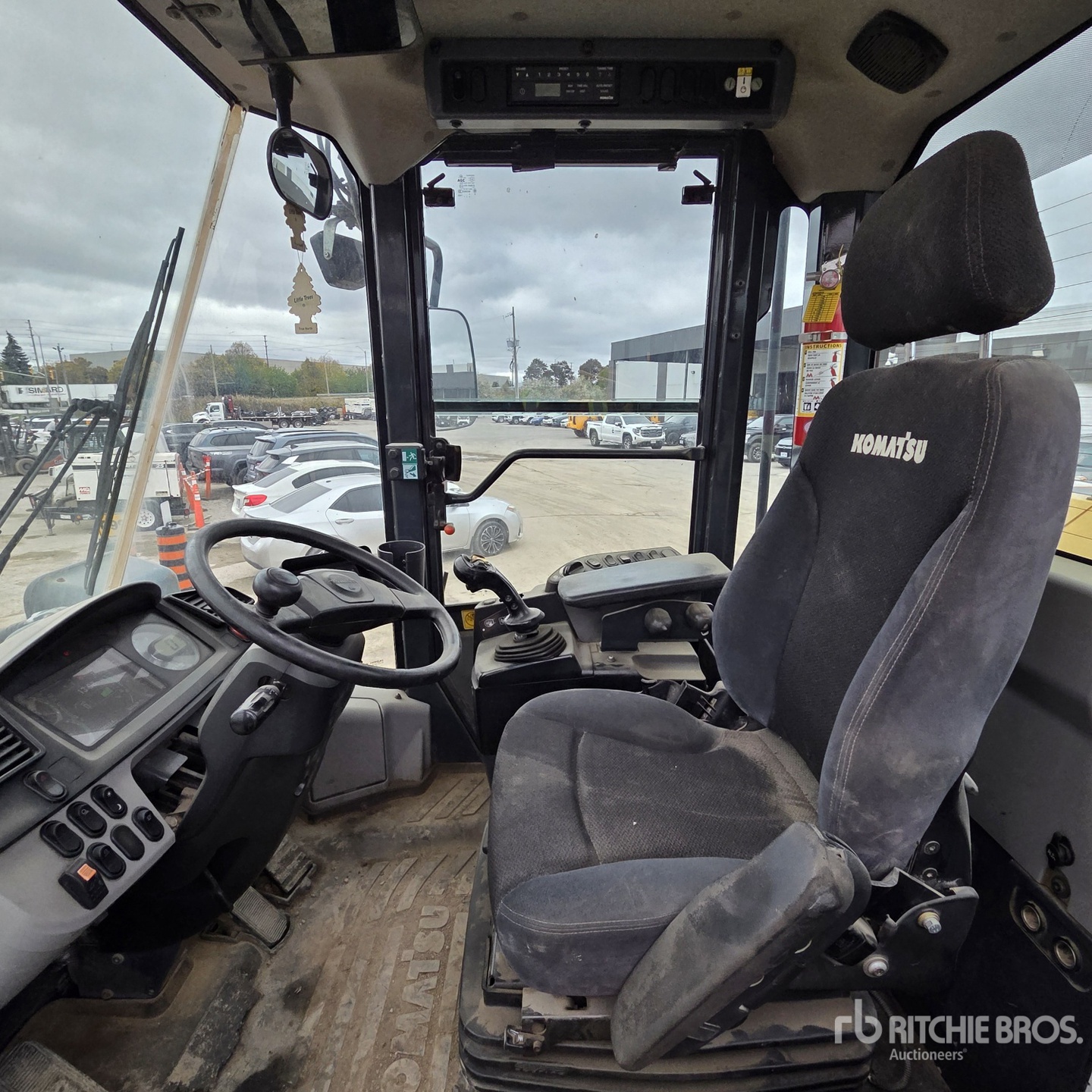 2018 Komatsu WA270-8