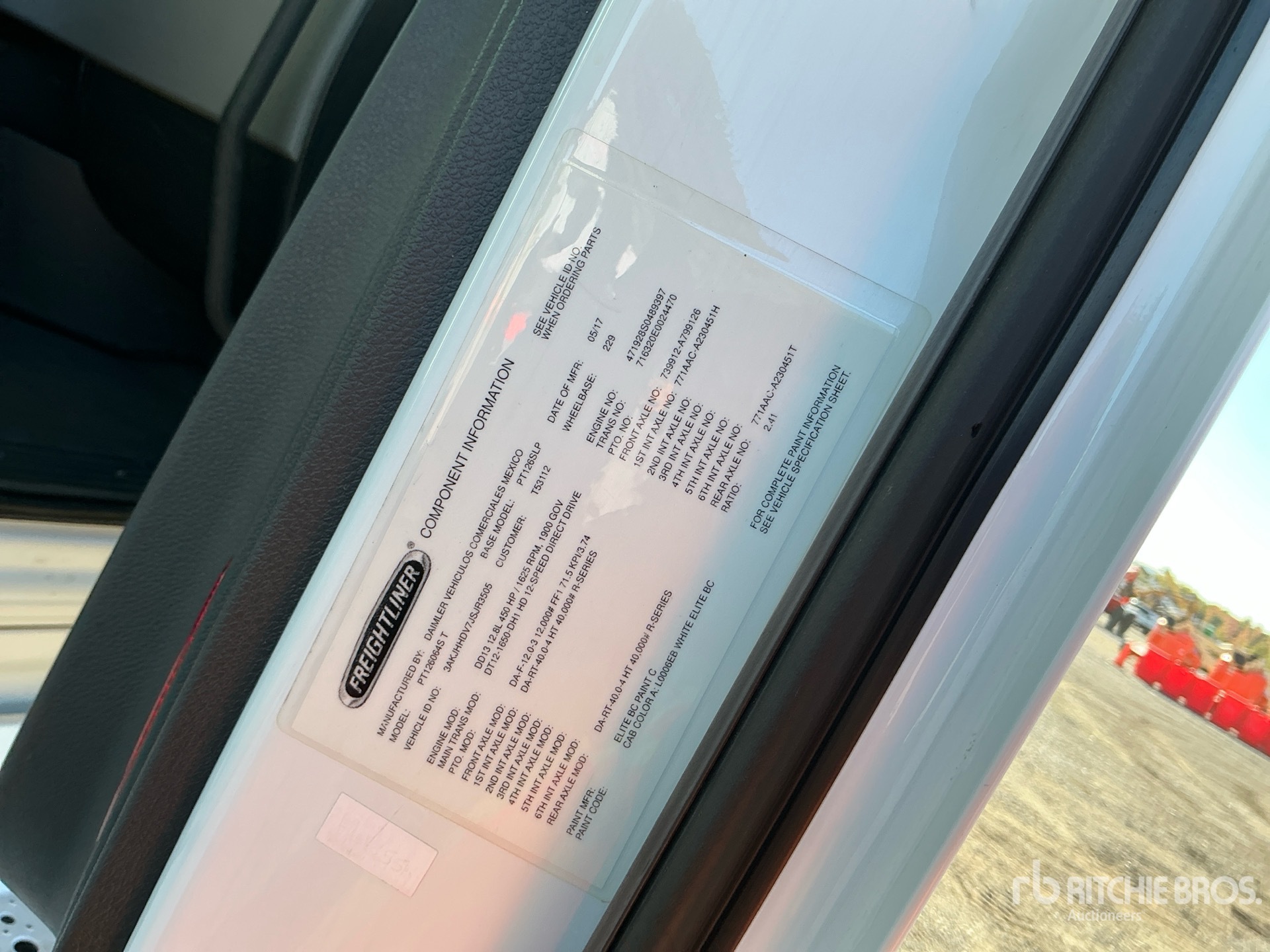 2018 Freightliner CASCADIA 126
