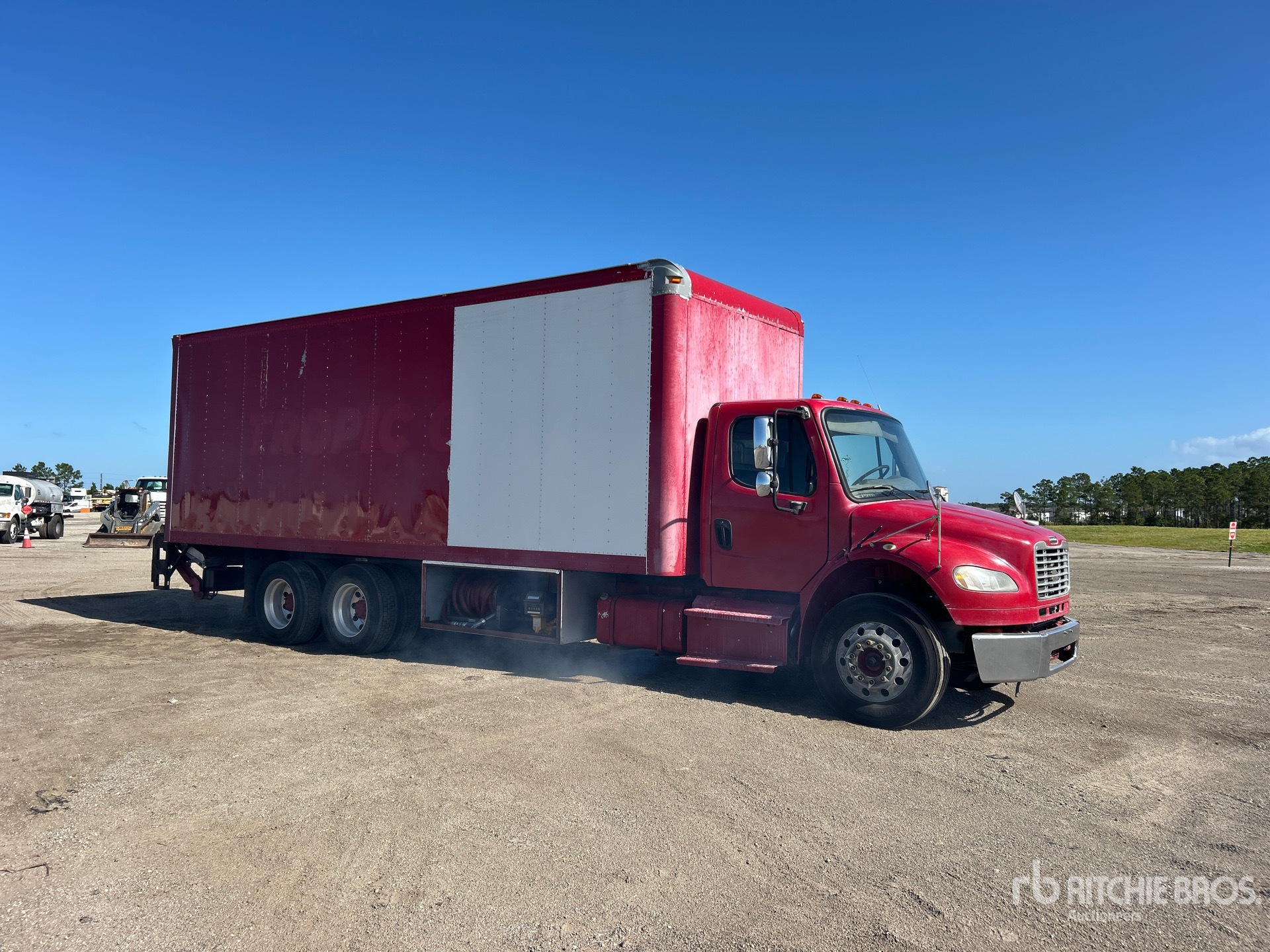 2015 Freightliner M2 106