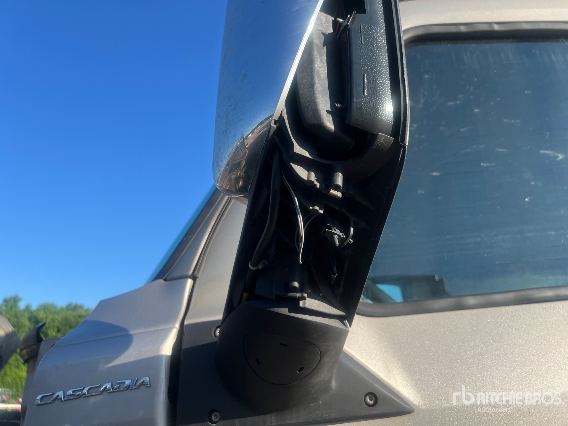 2019 Freightliner CASCADIA 126