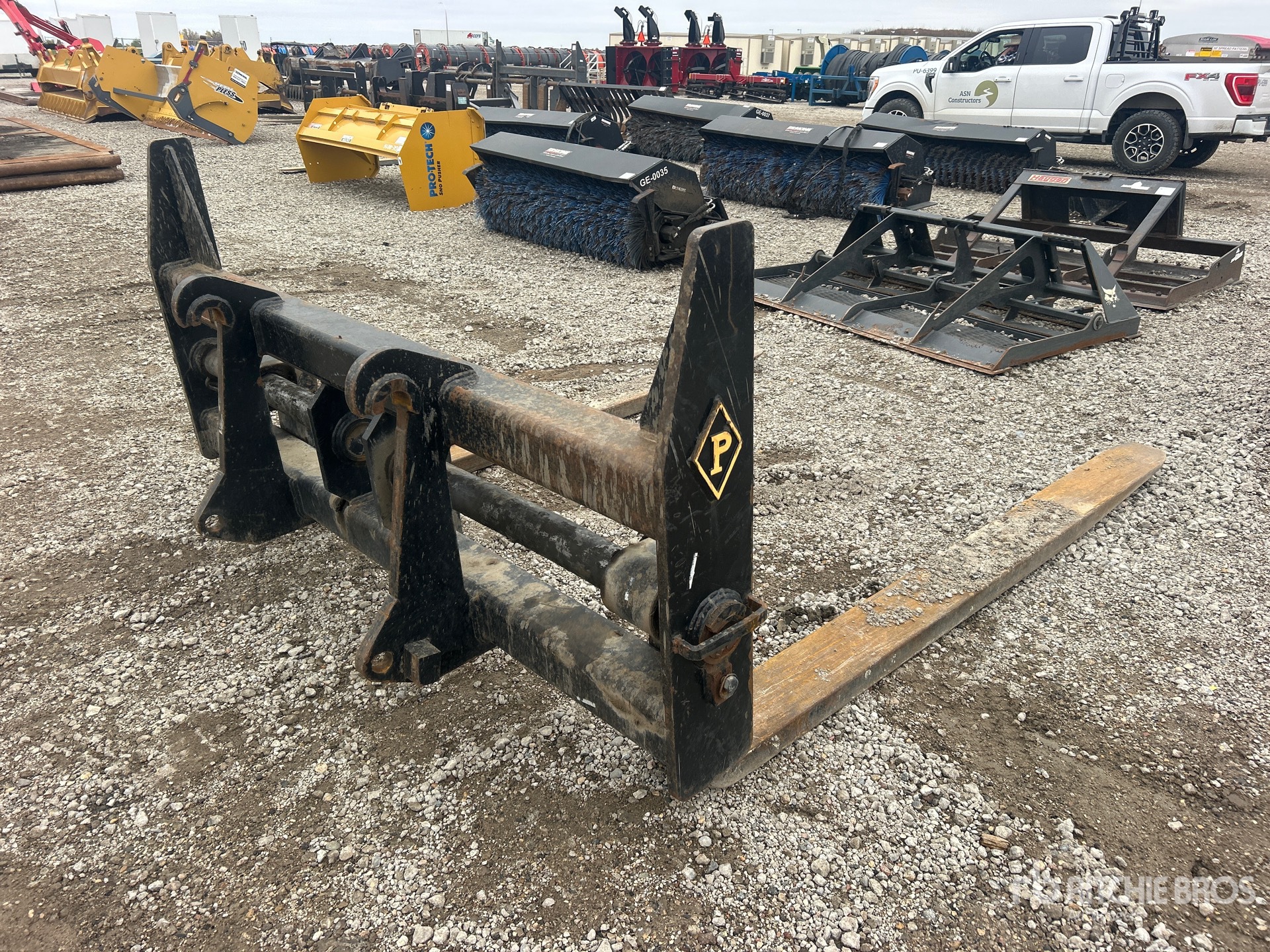 Pemberton Attachments 421185