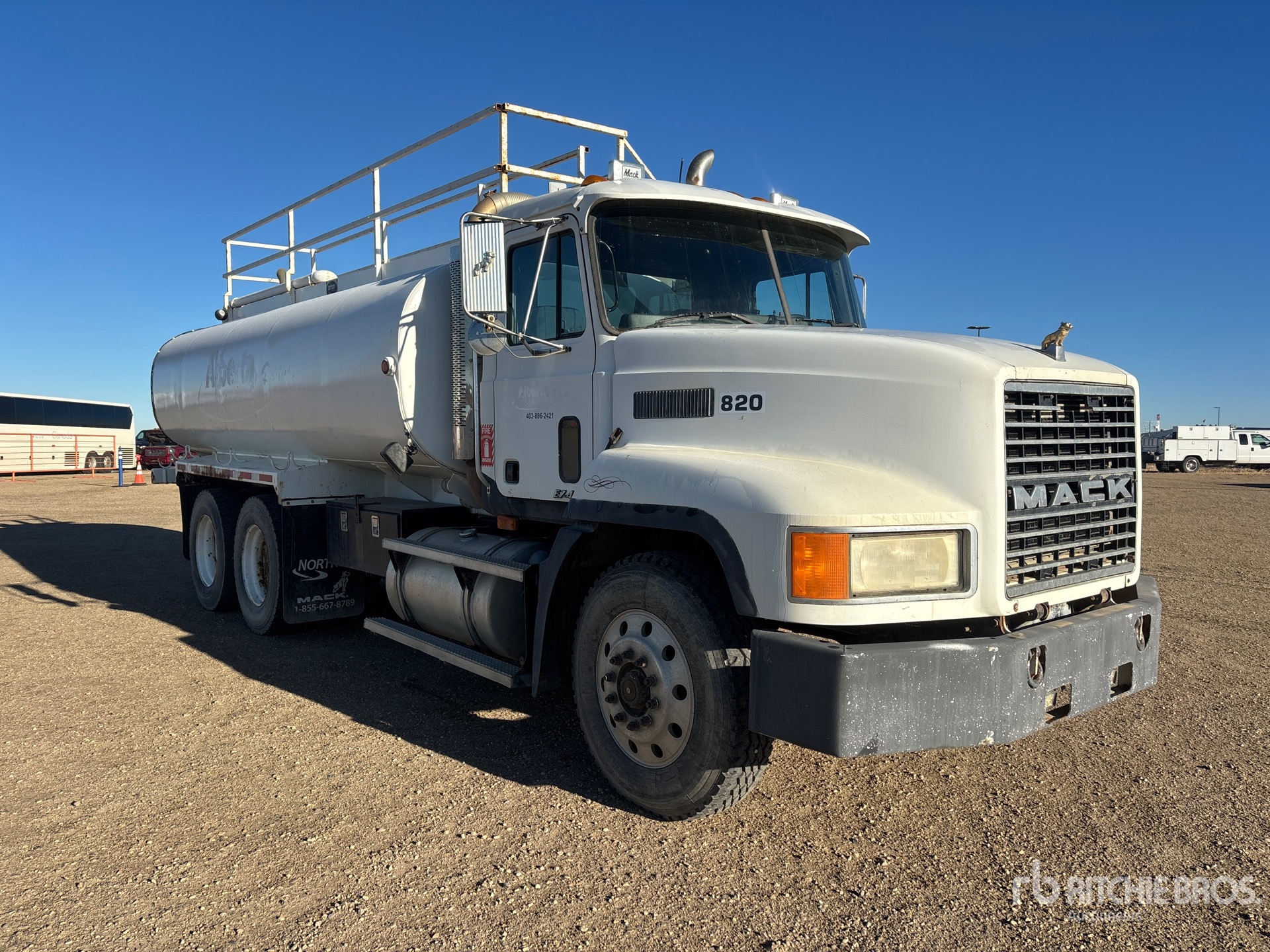 2000 Mack CH613