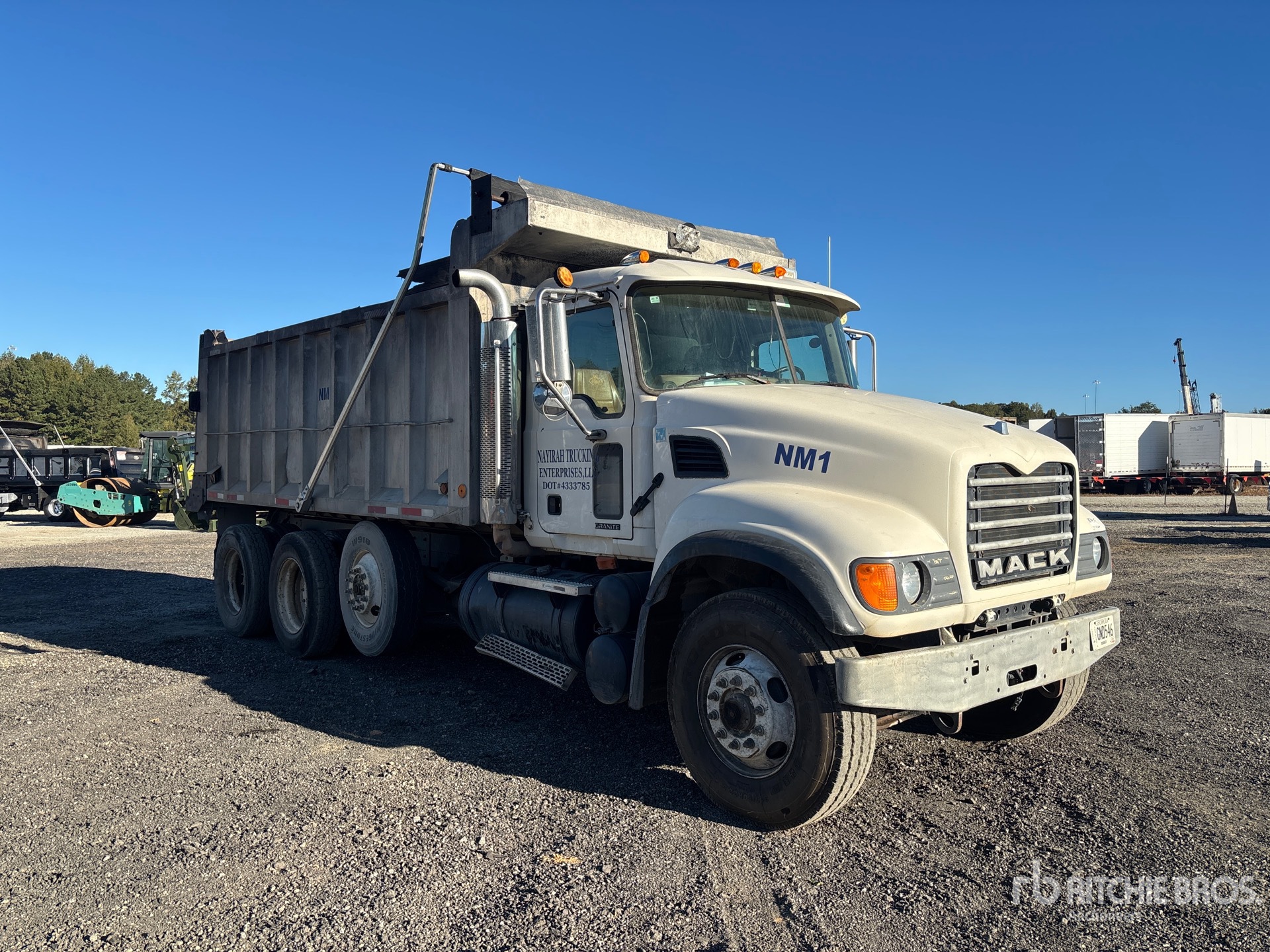 2006 Mack CV713
