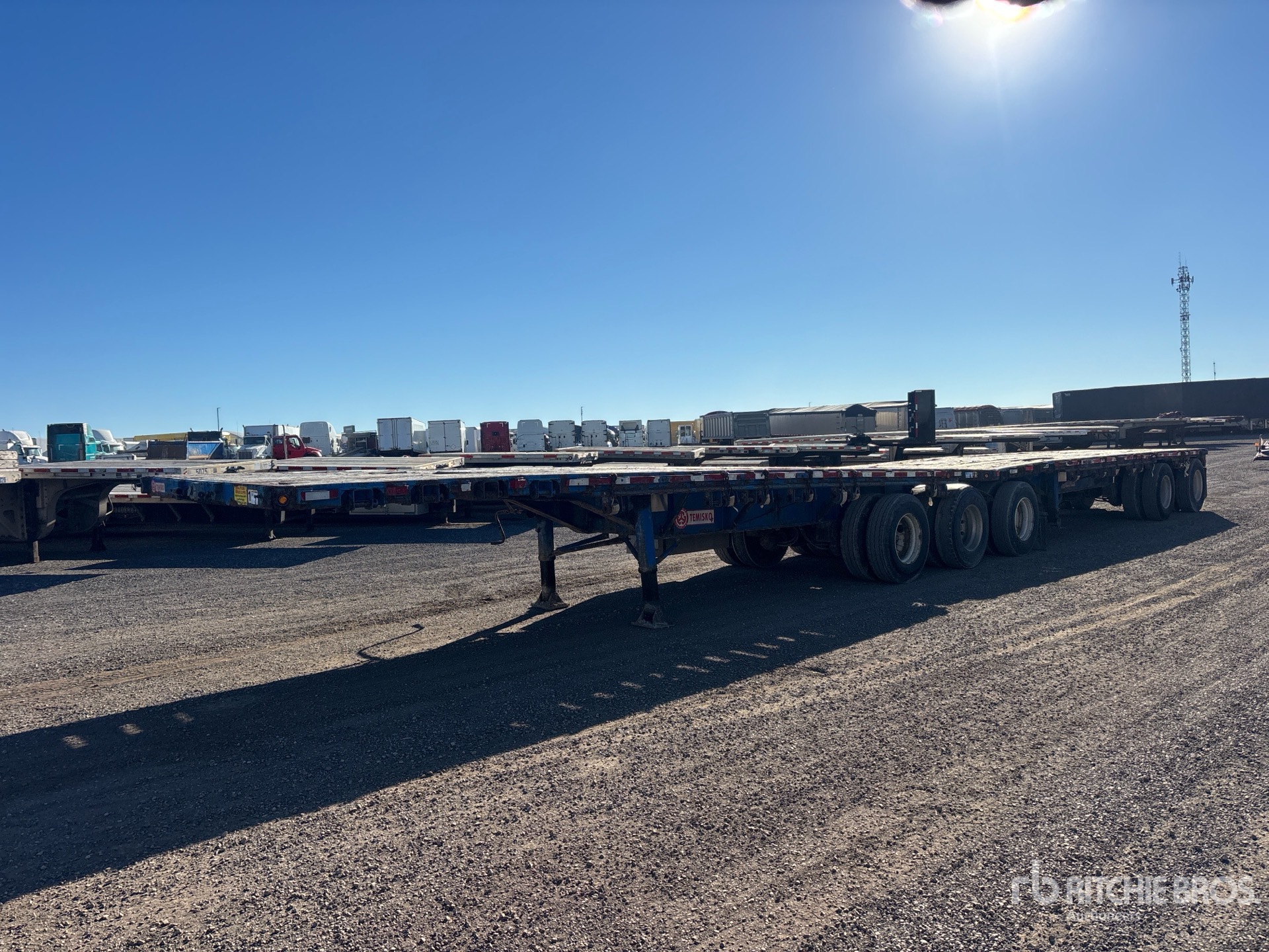 2003 Temisko 28 FT TRI/A SUPER B-TRAIN LEAD