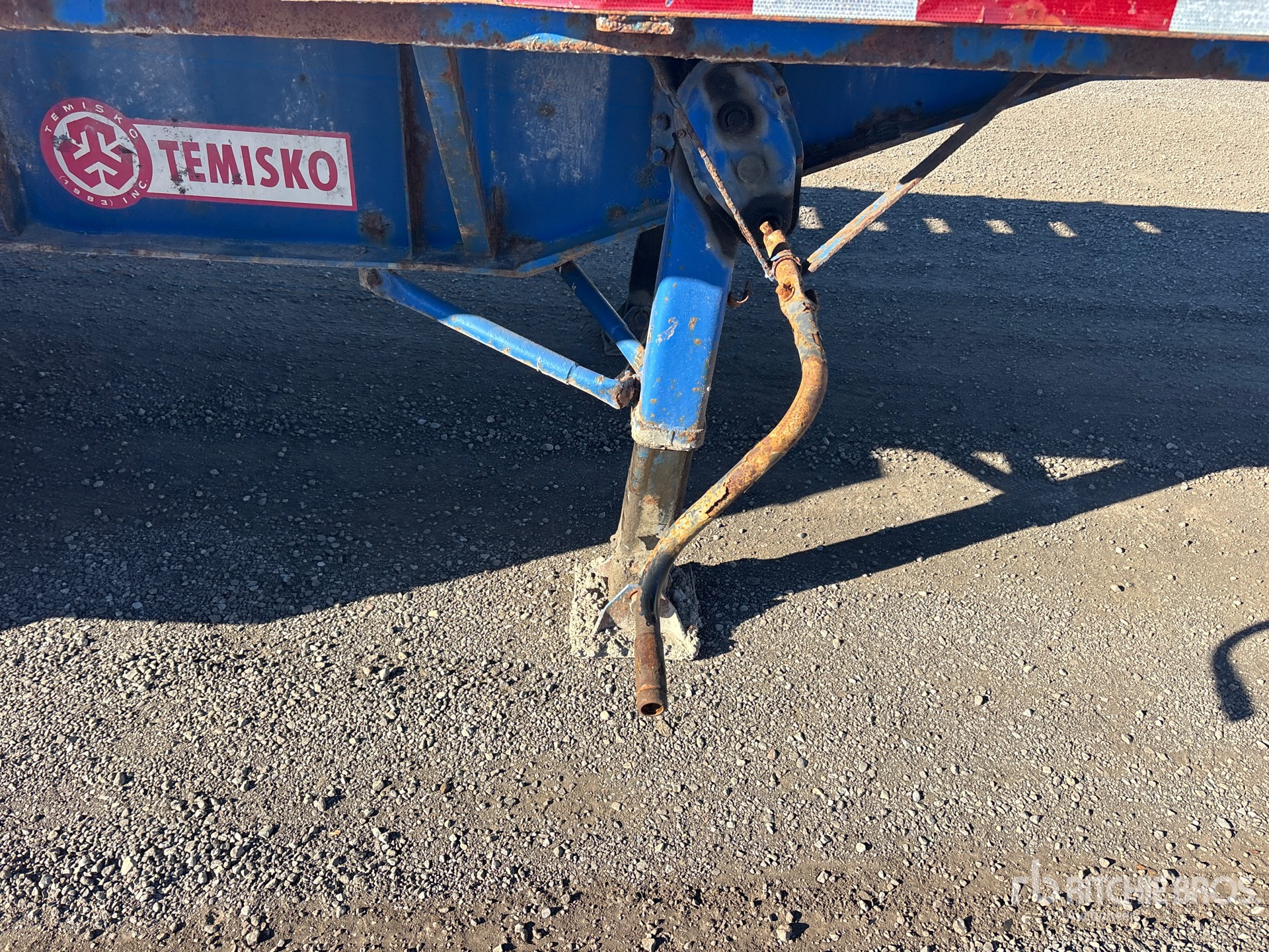 2003 Temisko 28 FT TRI/A SUPER B-TRAIN LEAD