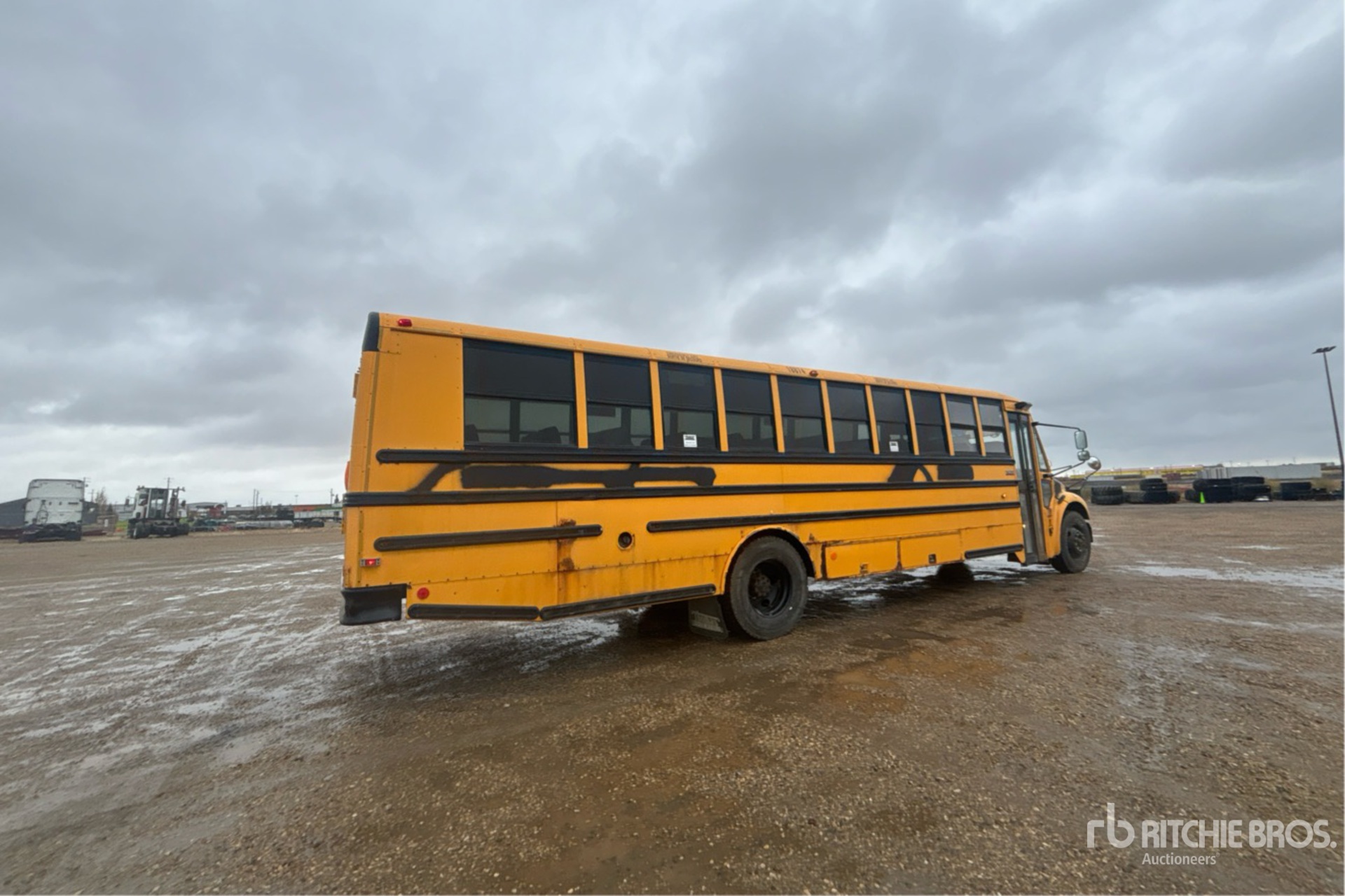 2011 Thomas 4X2 70-SEAT SCHOOL