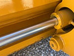 Hydraulics with Blade Side Shift Cylinders