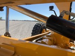 Hydraulics with Saddle Positioning Cylinder