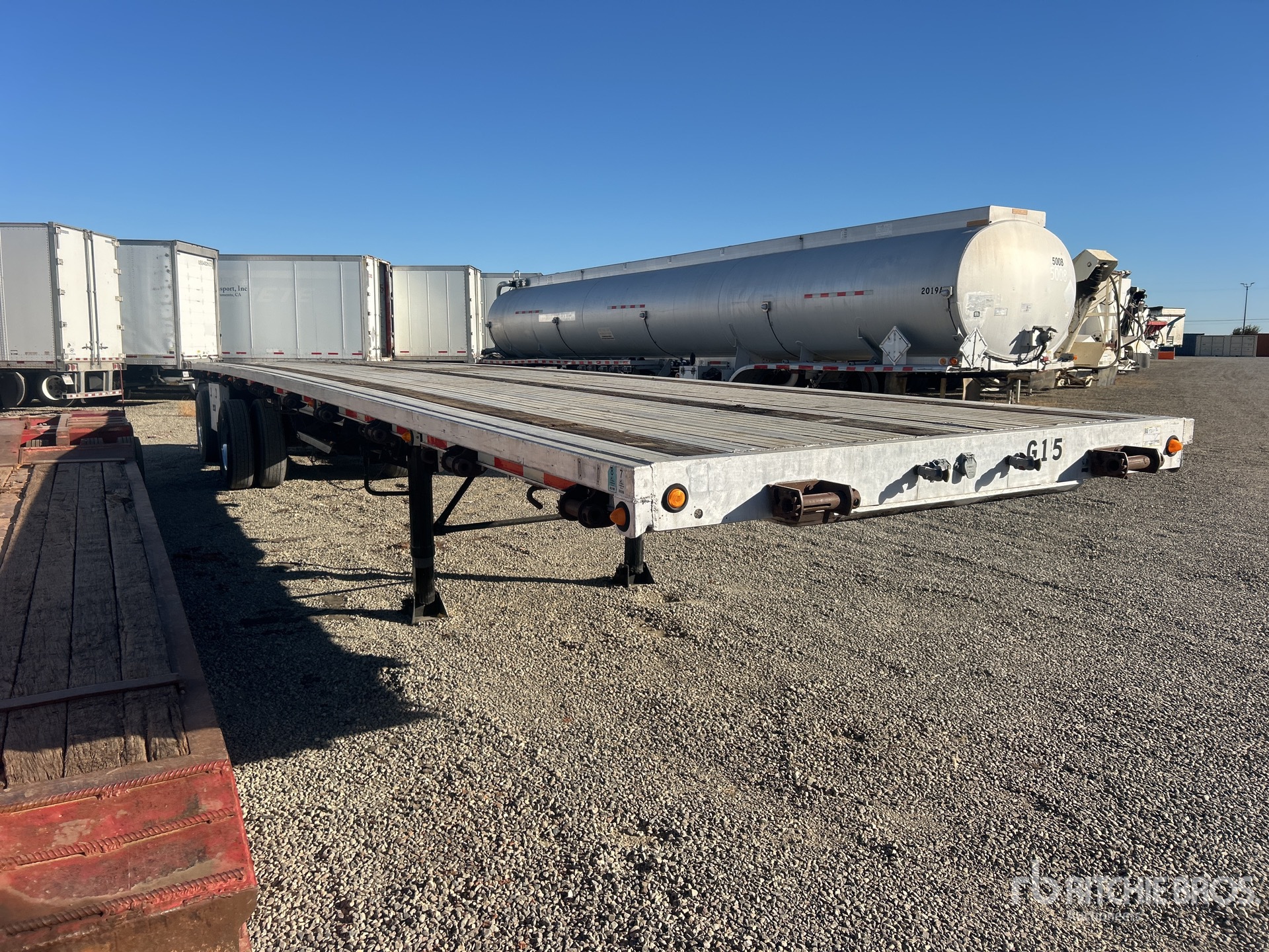 1981 Ravens 43 FT T/A SPREAD AXLE