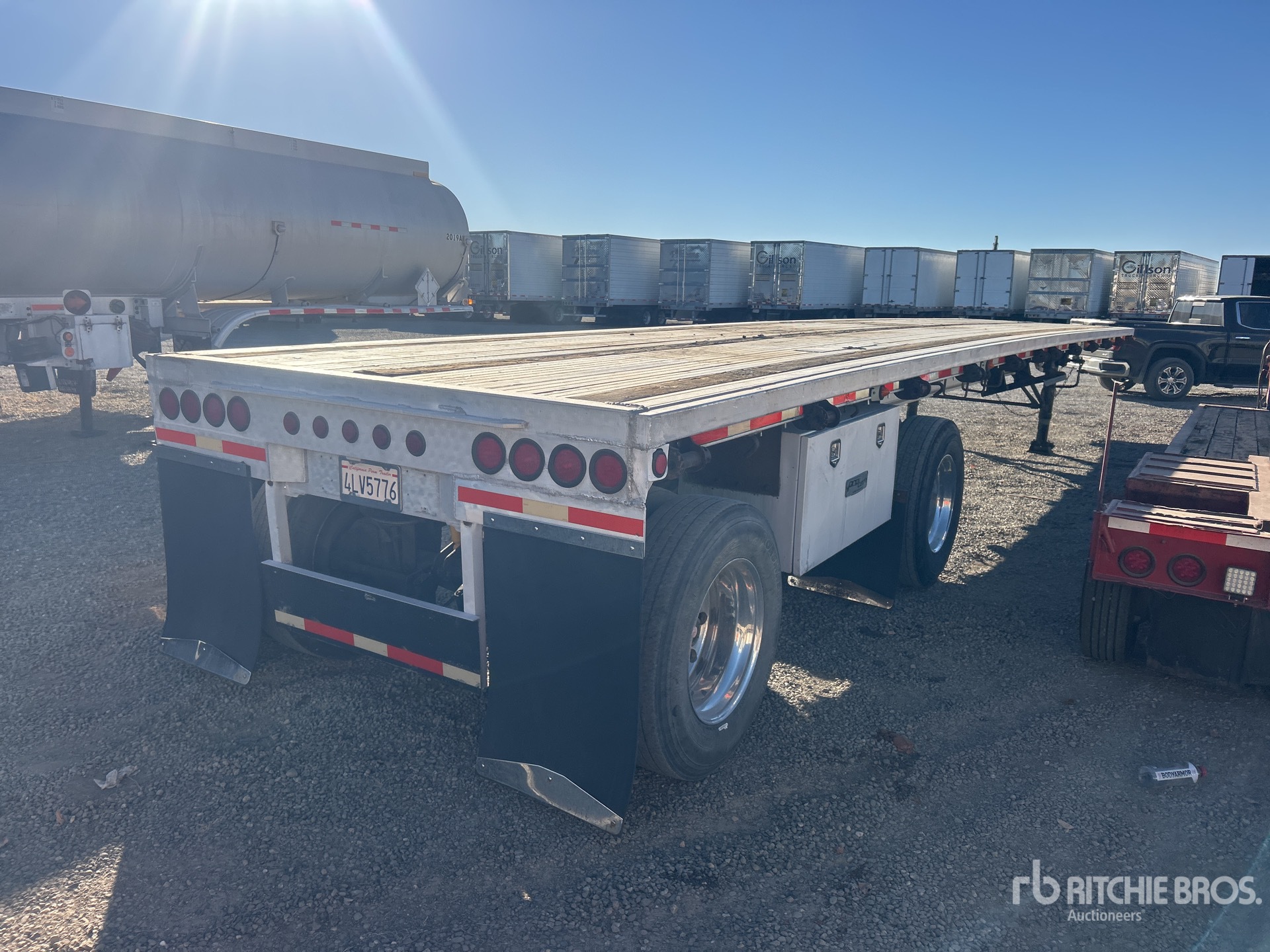 1981 Ravens 43 FT T/A SPREAD AXLE
