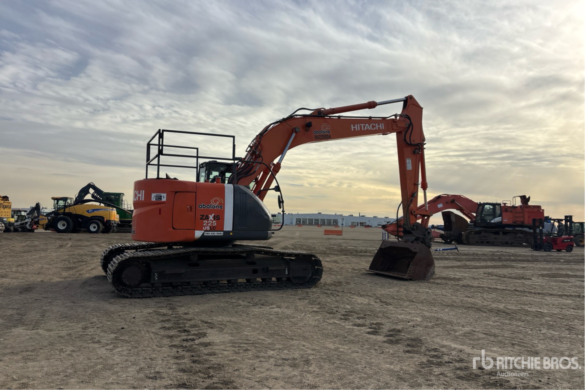 2013 Hitachi ZX225USLC-3
