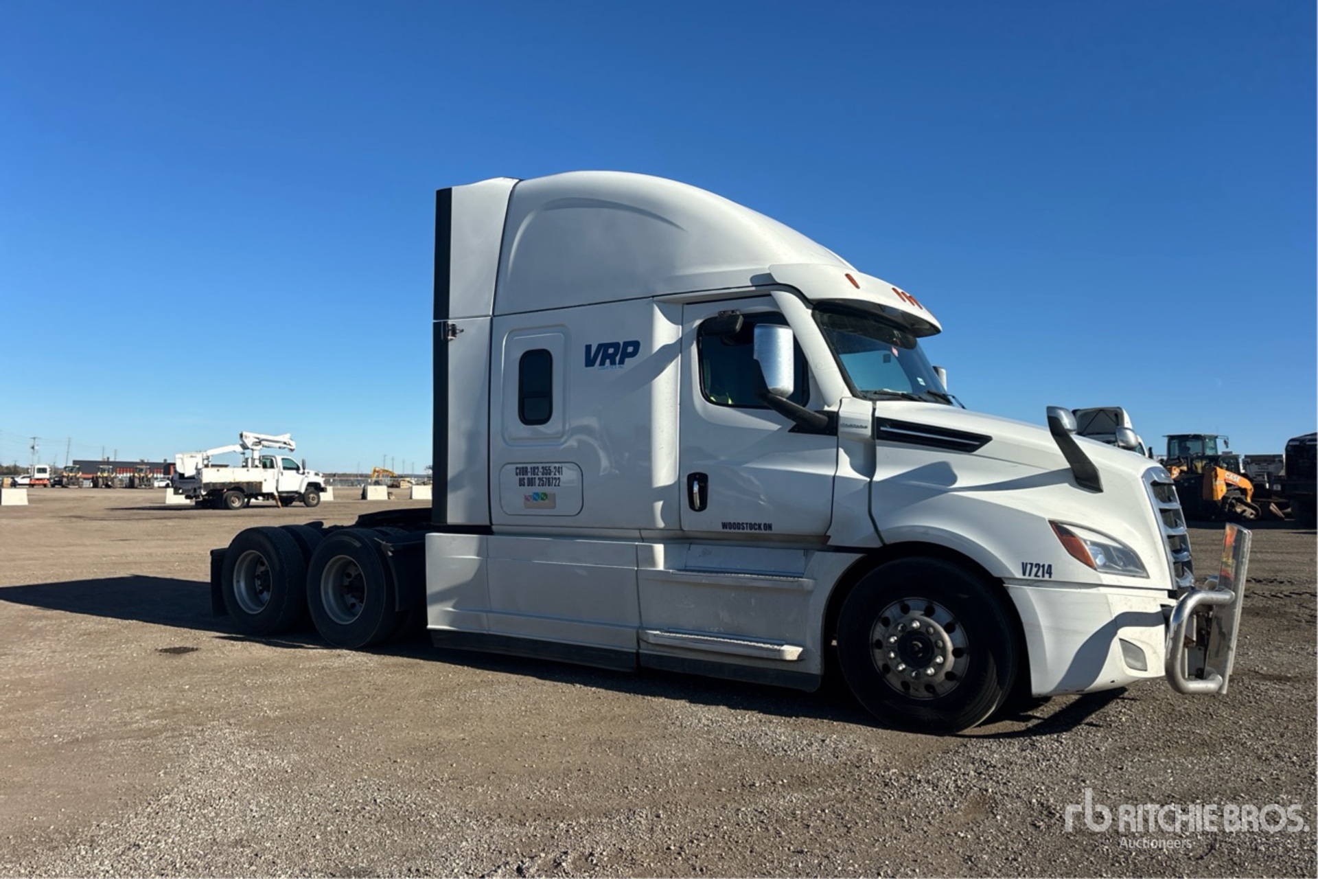 2022 Freightliner CASCADIA 126