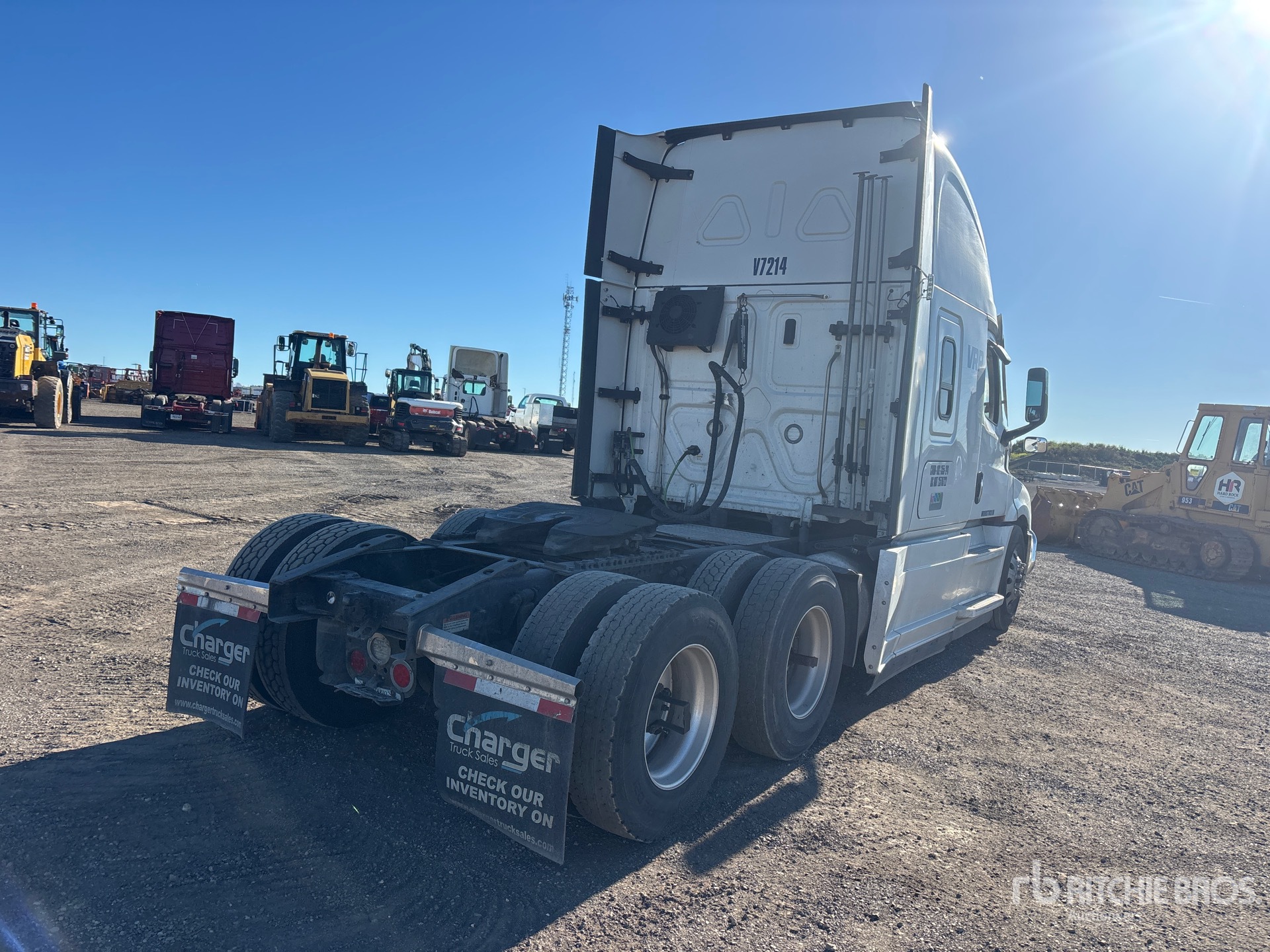 2022 Freightliner CASCADIA 126