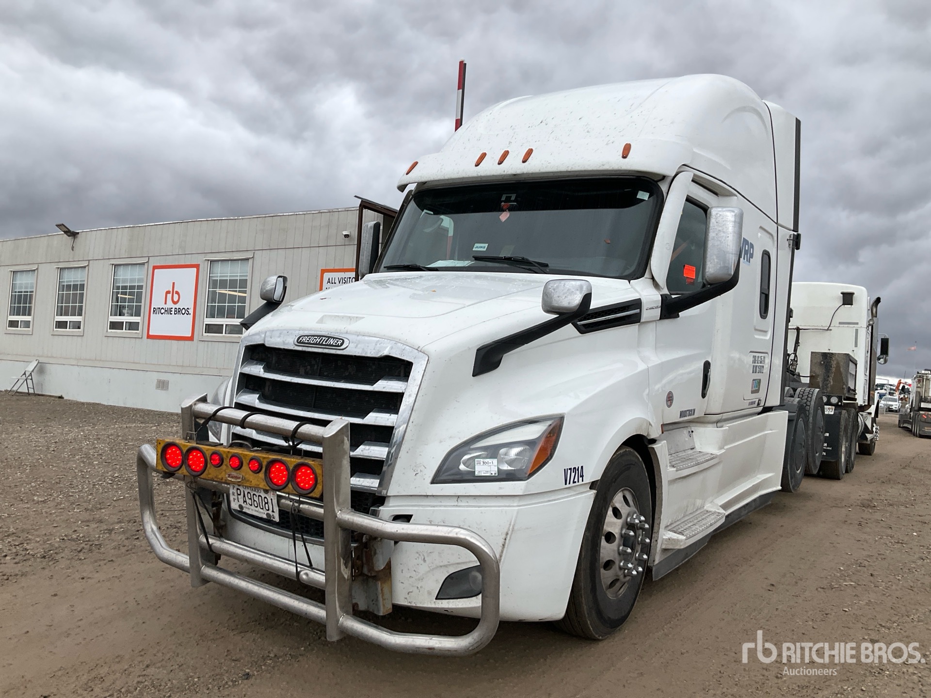 2022 Freightliner CASCADIA 126