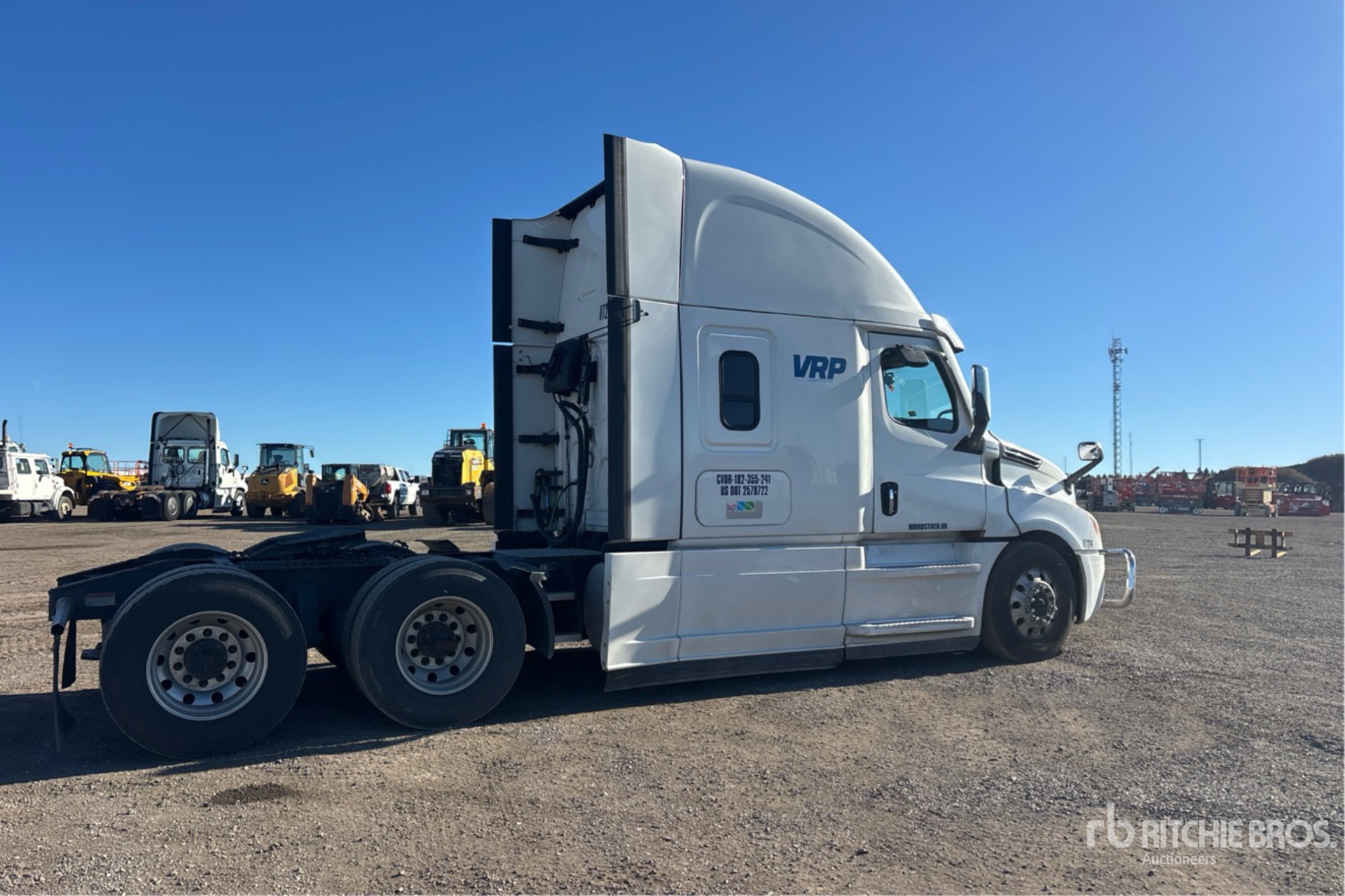 2022 Freightliner CASCADIA 126