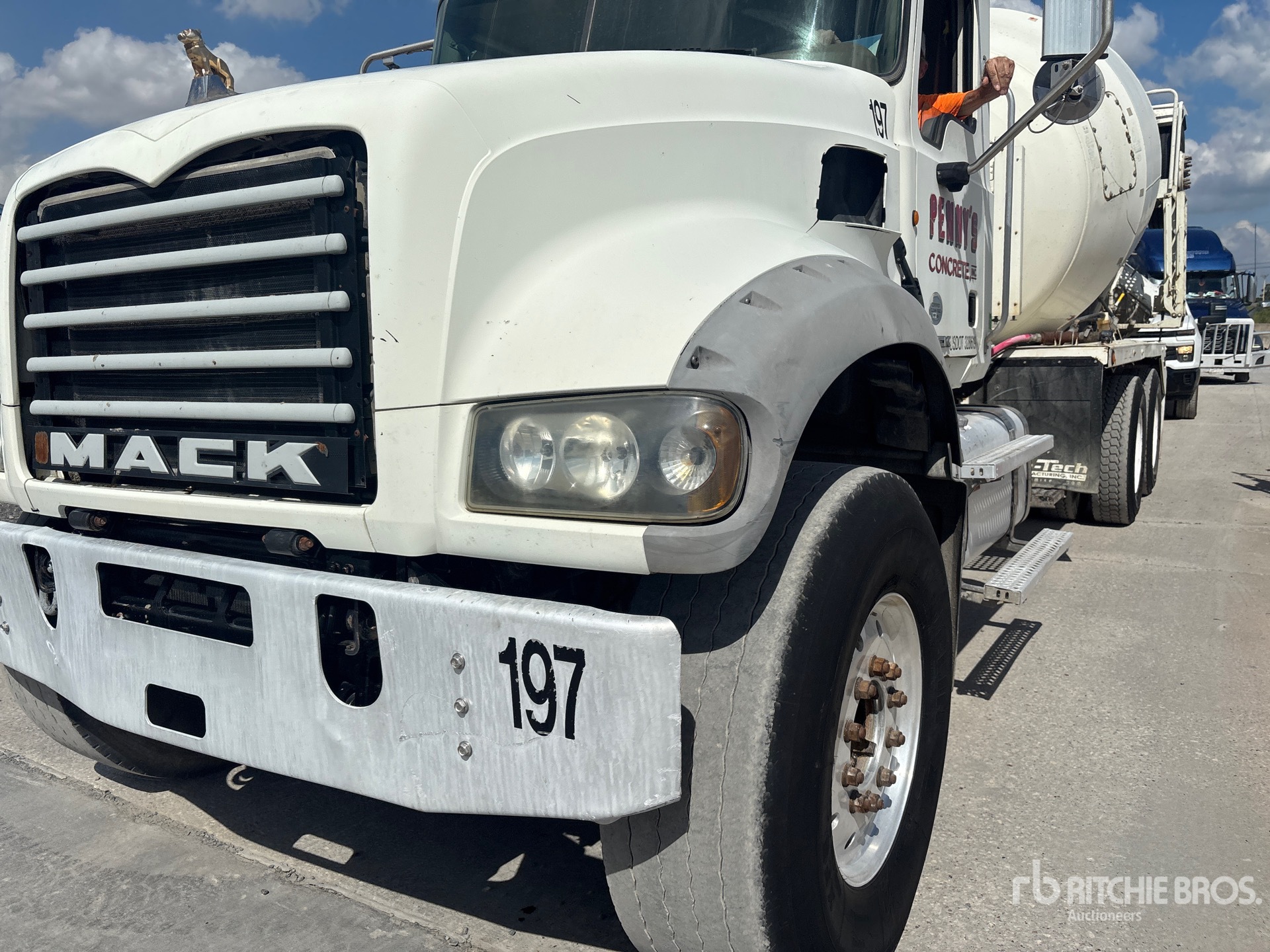 2013 Mack GU713