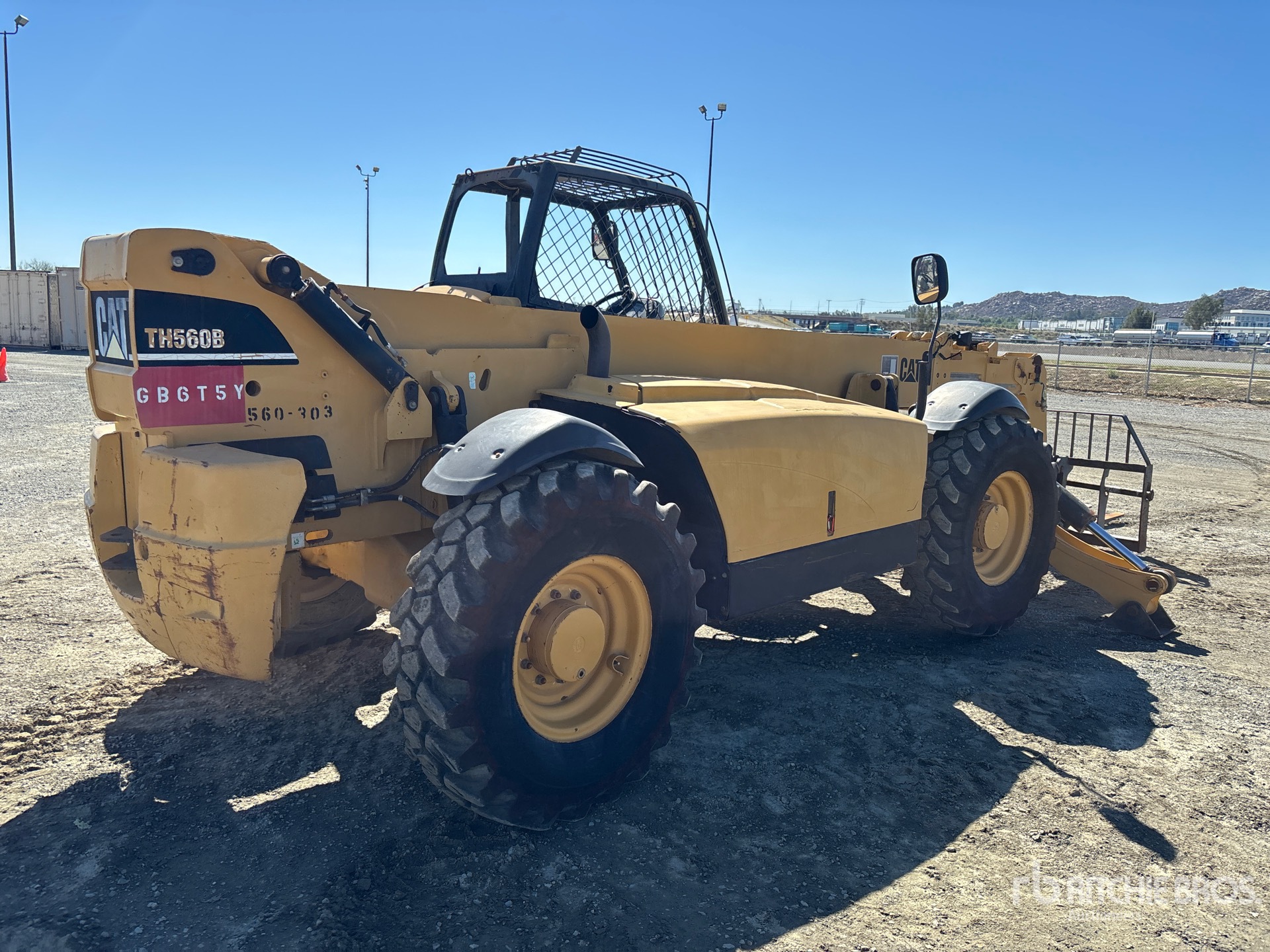 2004 Caterpillar TH560B
