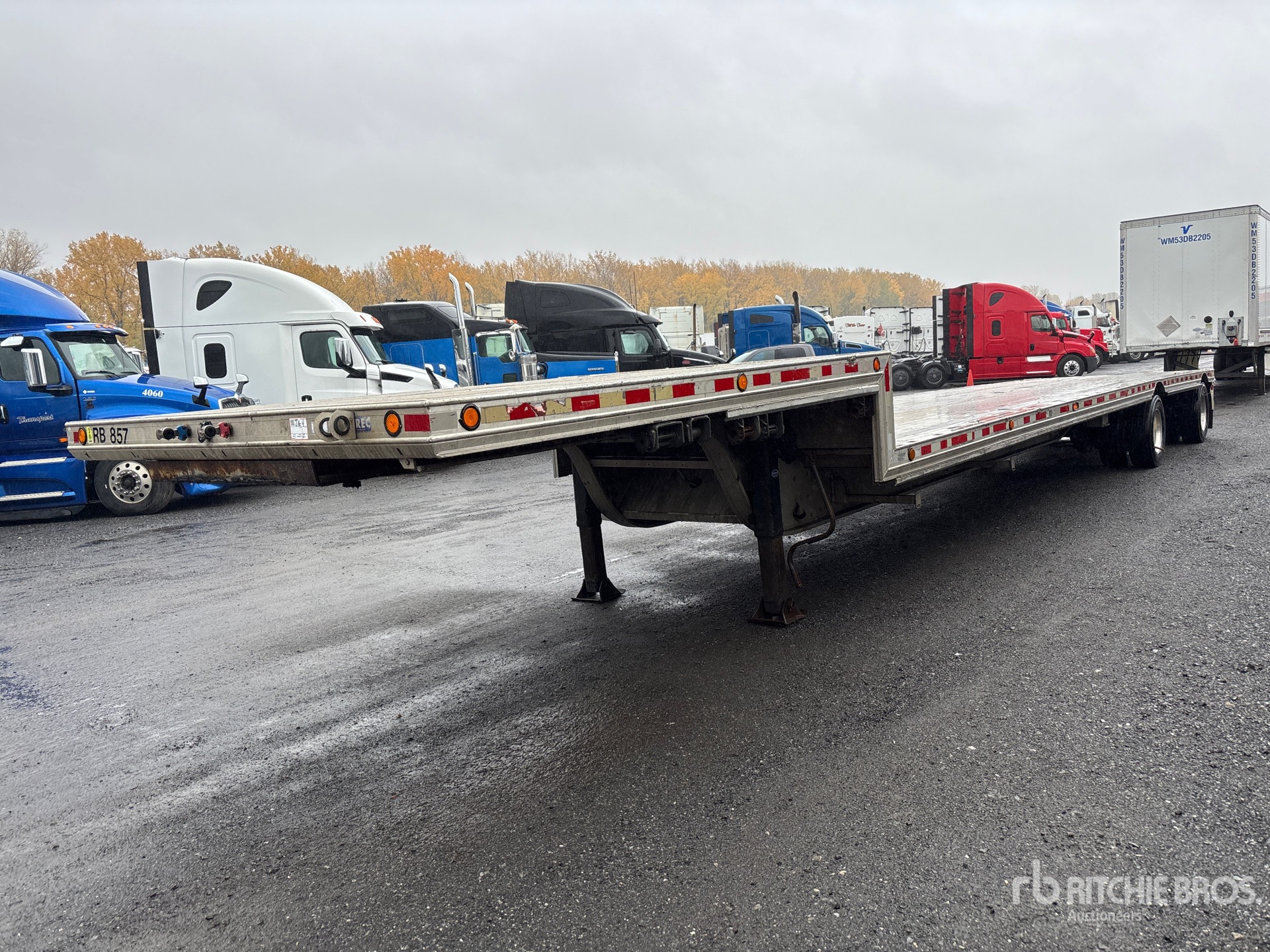 2005 Alutrec 48 ft T/A Spread Axle