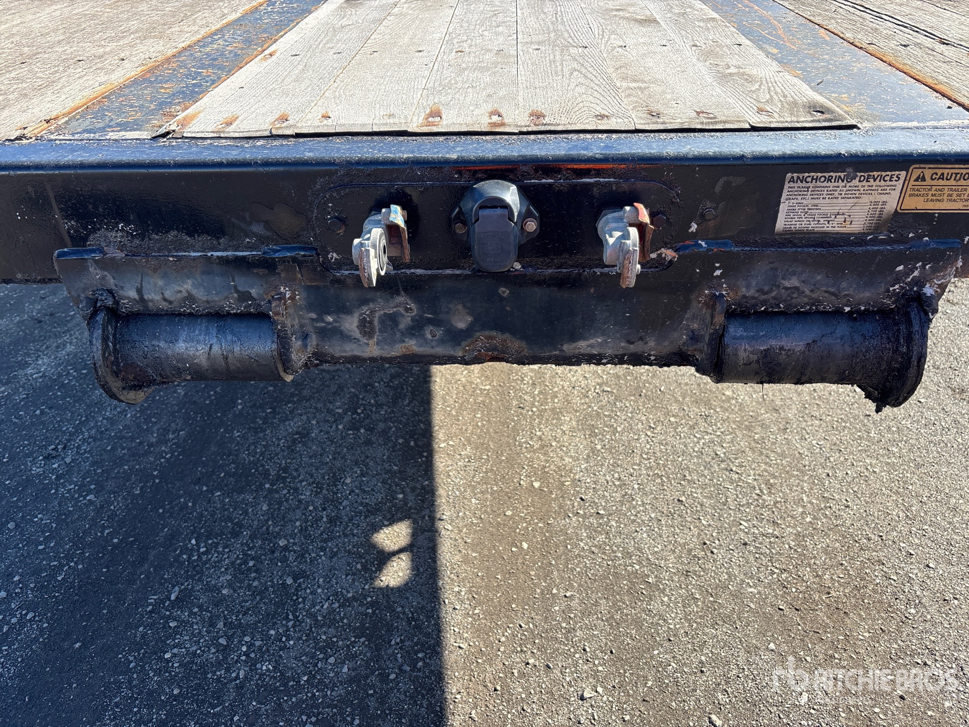 2011 Trail King 18398 kg T/A Removable Gooseneck