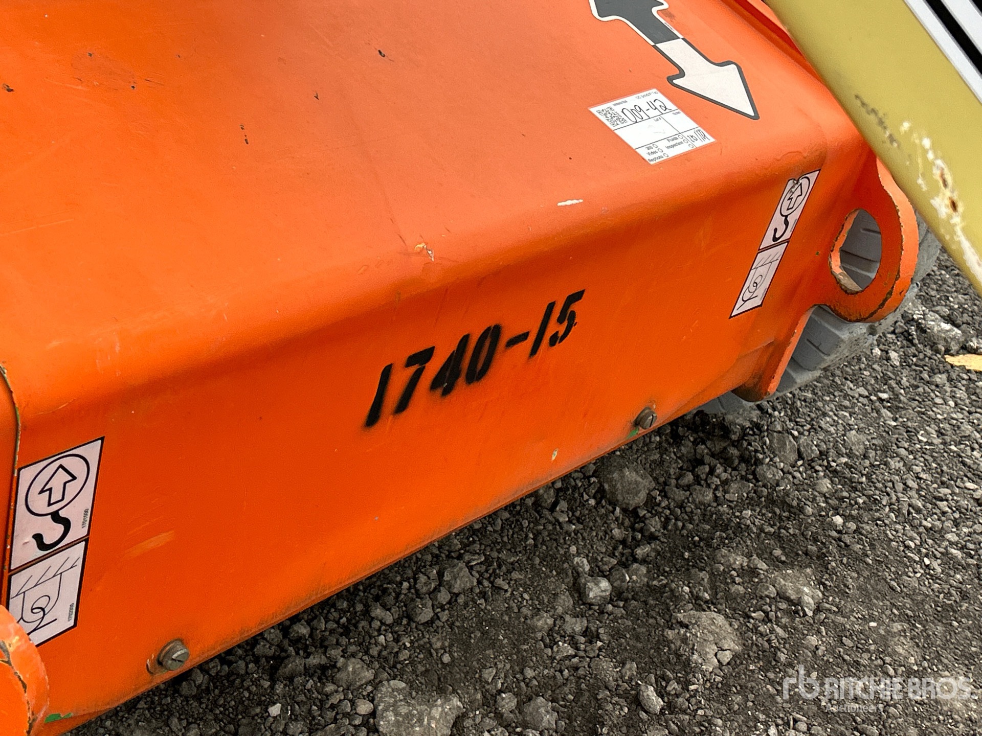 2015 JLG E400AN