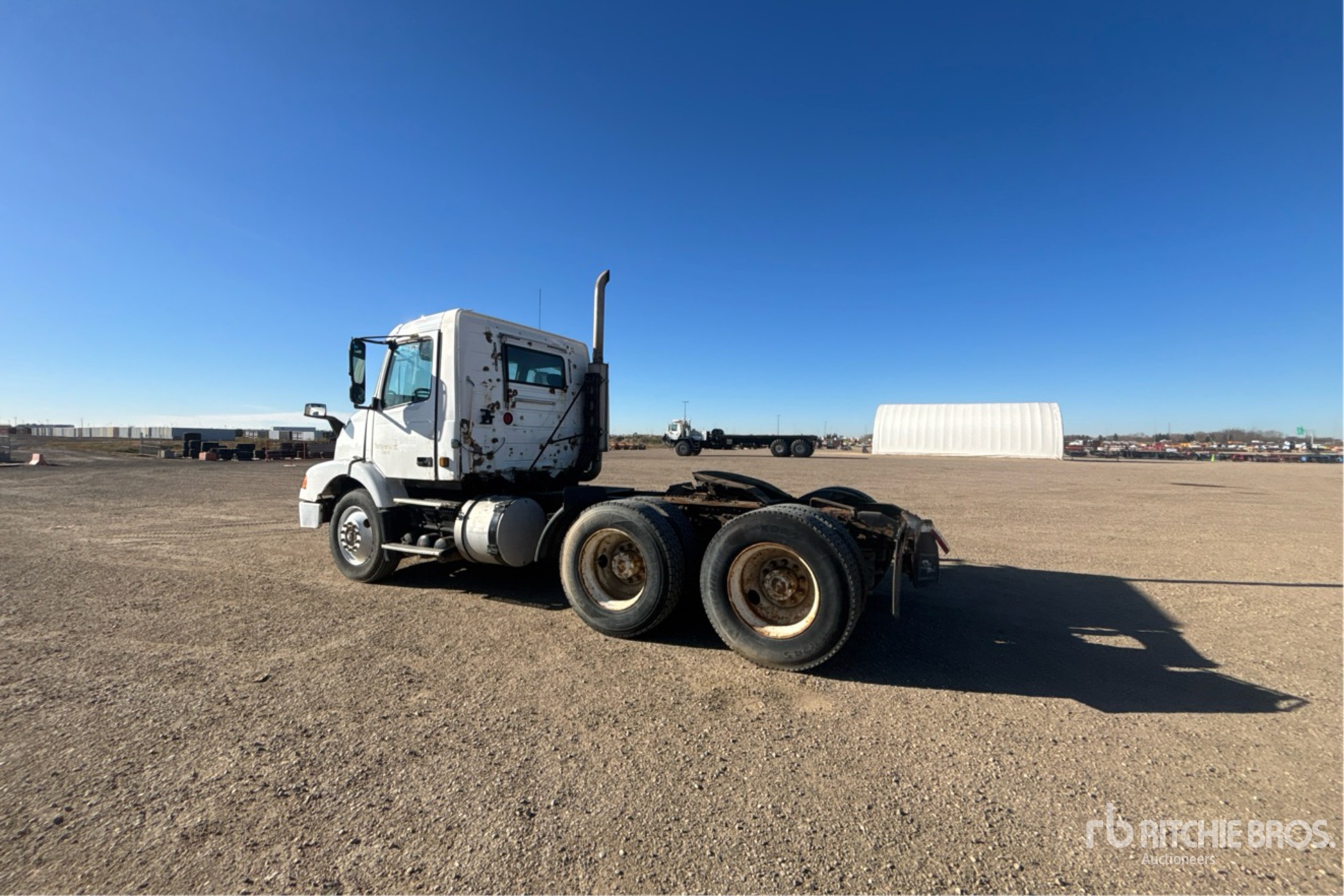 2001 Volvo VNM
