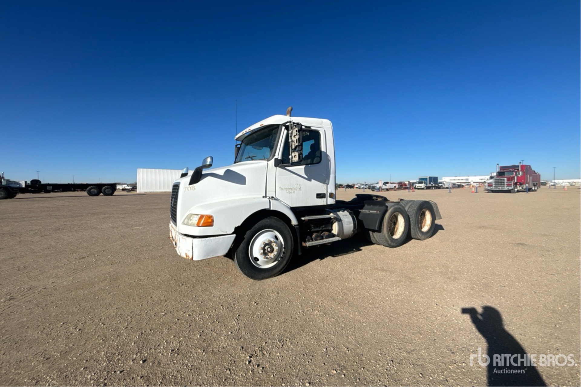 2001 Volvo VNM