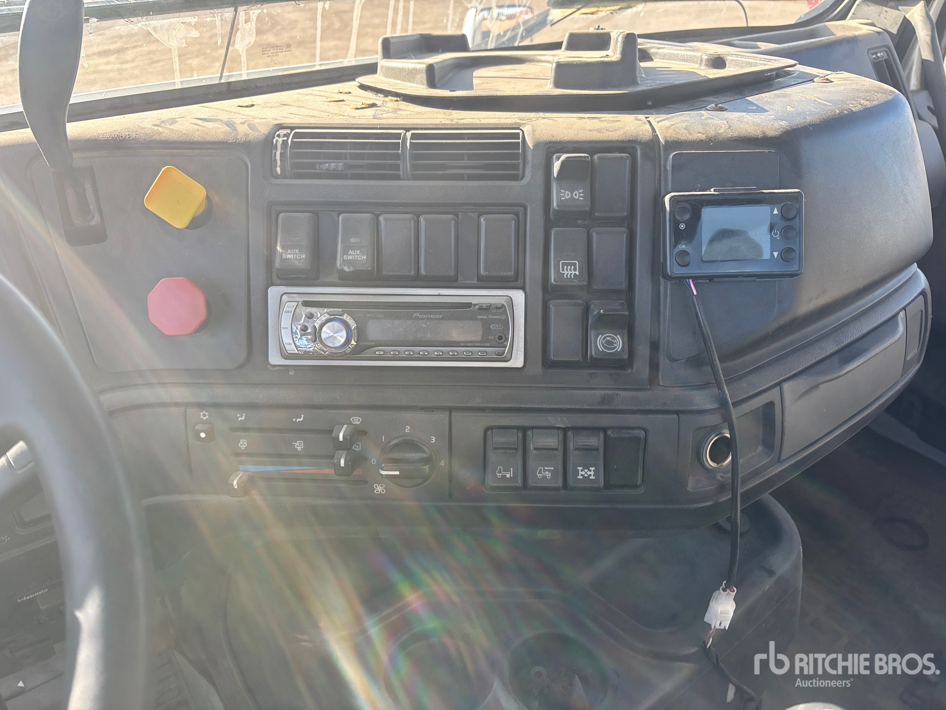2001 Volvo VNM
