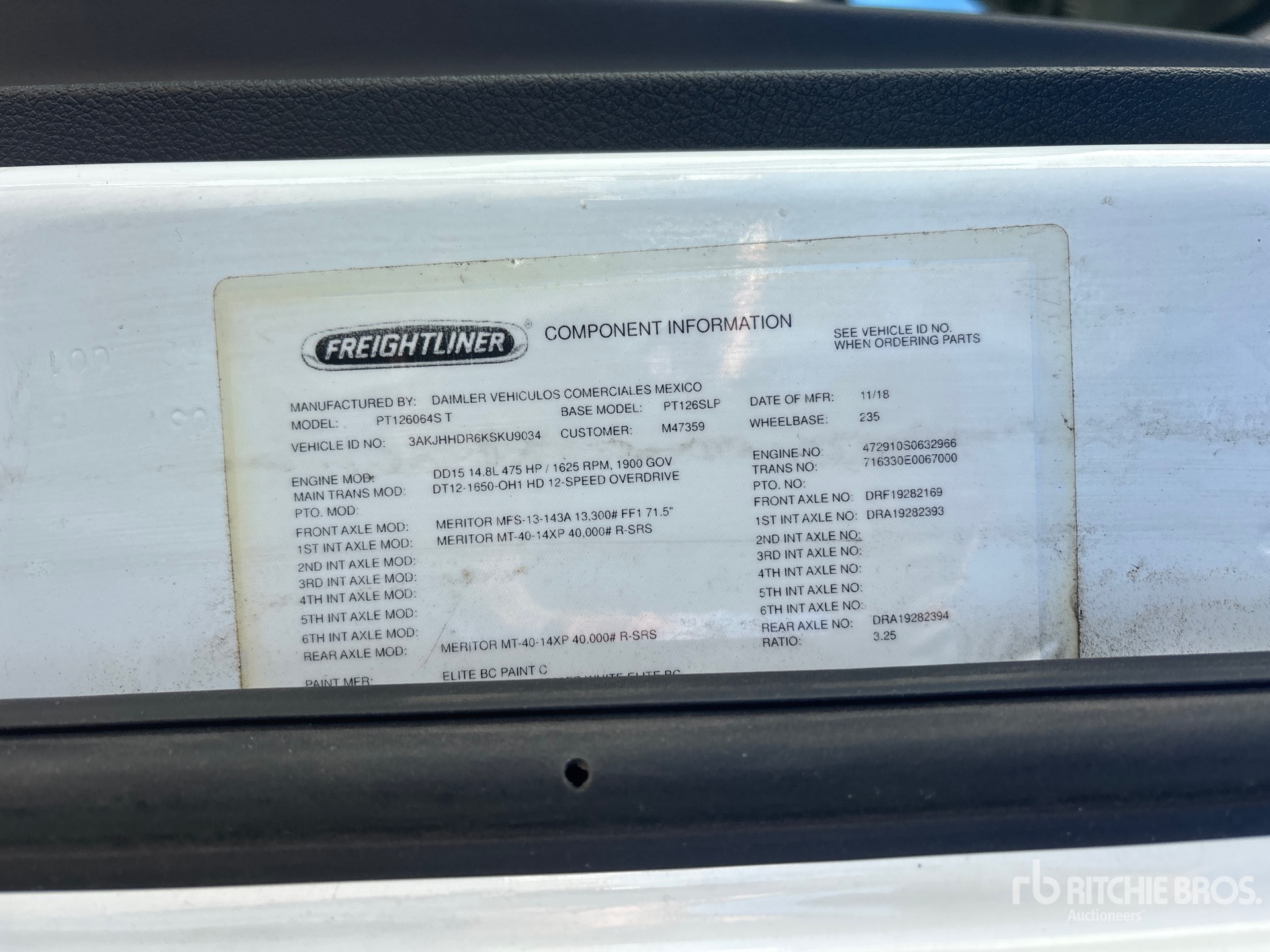 2019 Freightliner CASCADIA 126